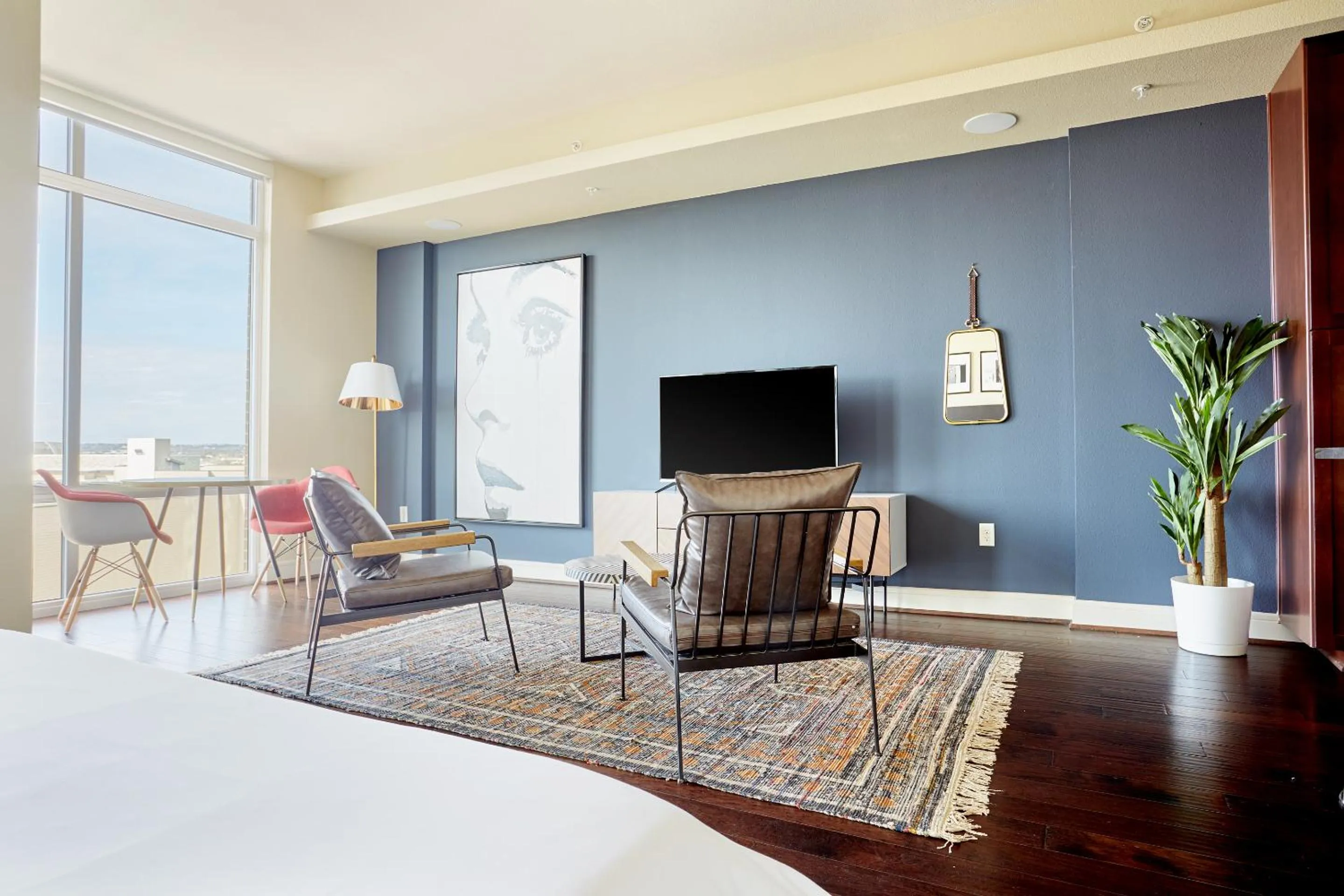 Studio with Balcony in The Catherine