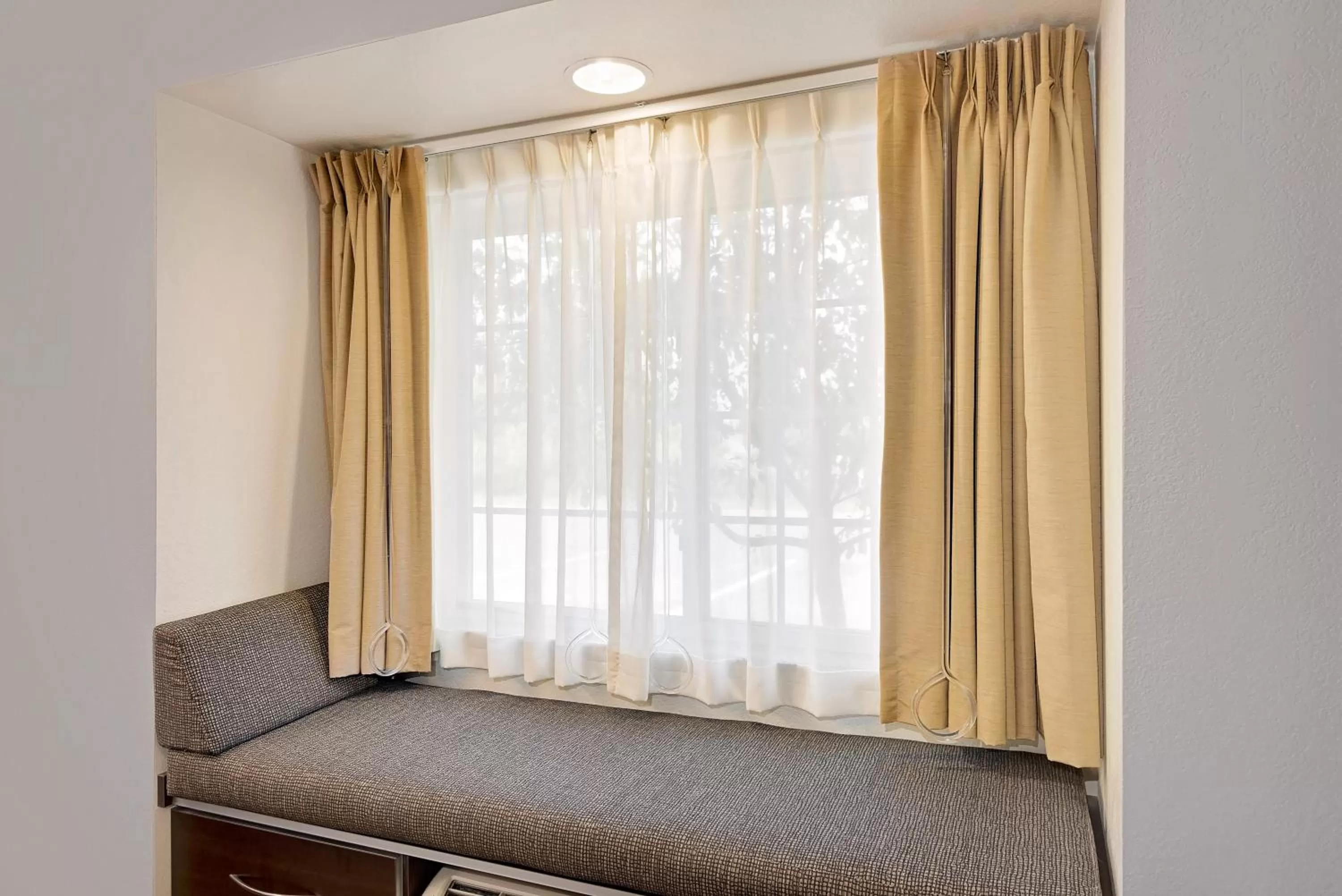 Deluxe Queen Studio Suite - Non-Smoking in Microtel Inn and Suites by Wyndham - Geneva