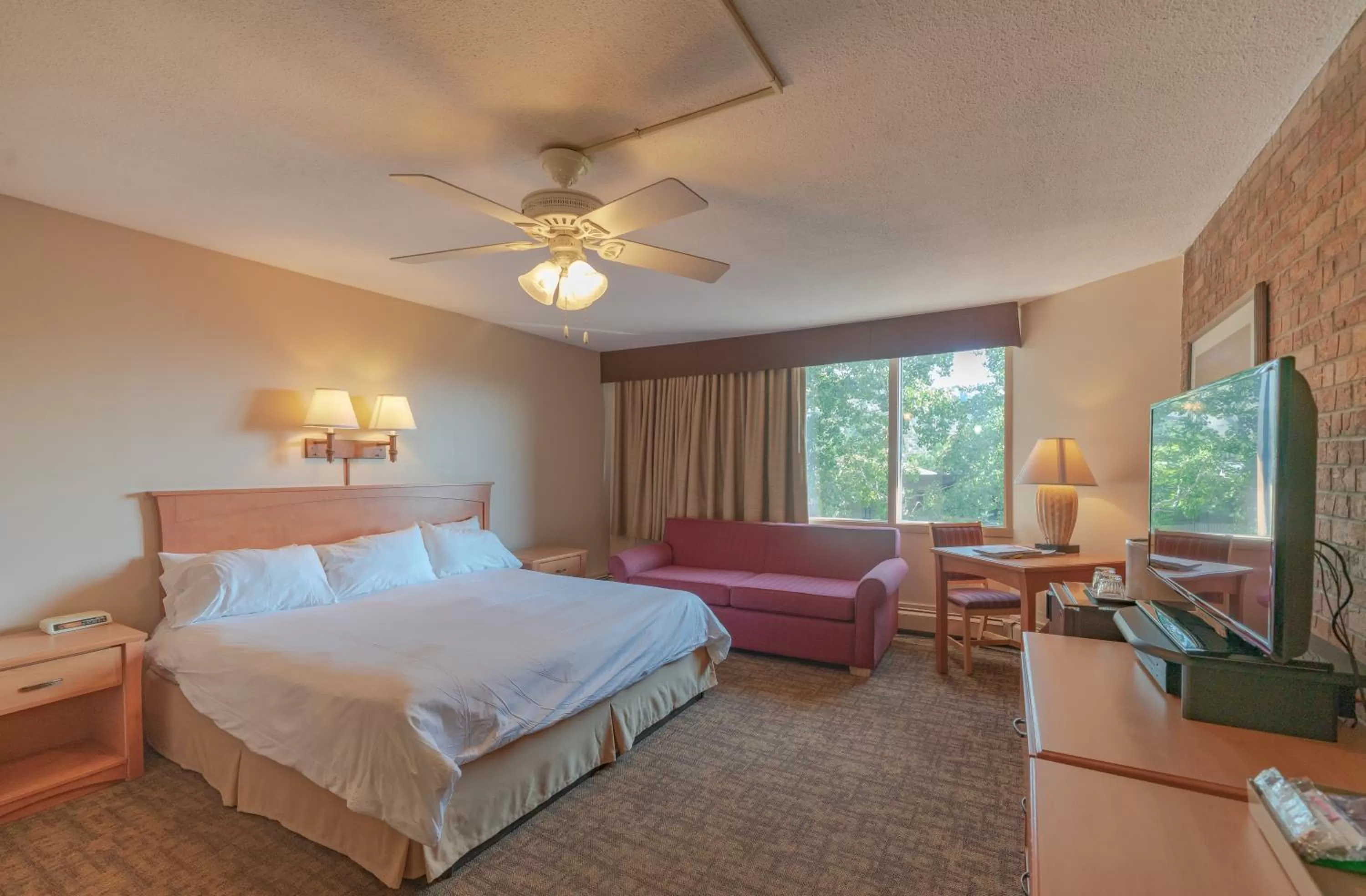 Deluxe King Room in Mountain Chalet Snowmass