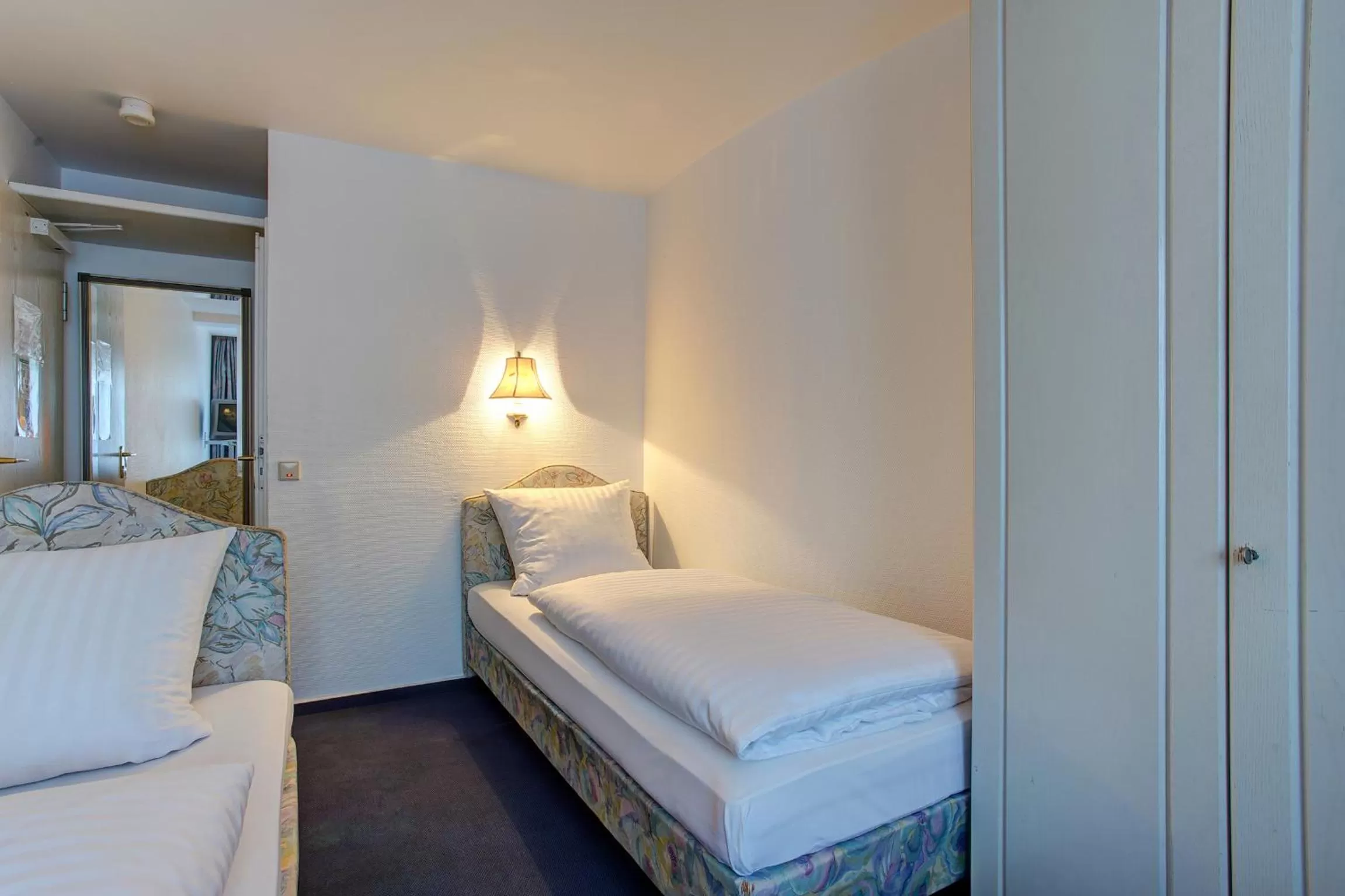 Standard Room, 2 Single Beds - single occupancy in Centro Hotel Arde Köln City, Trademark Collection by Wyndham
