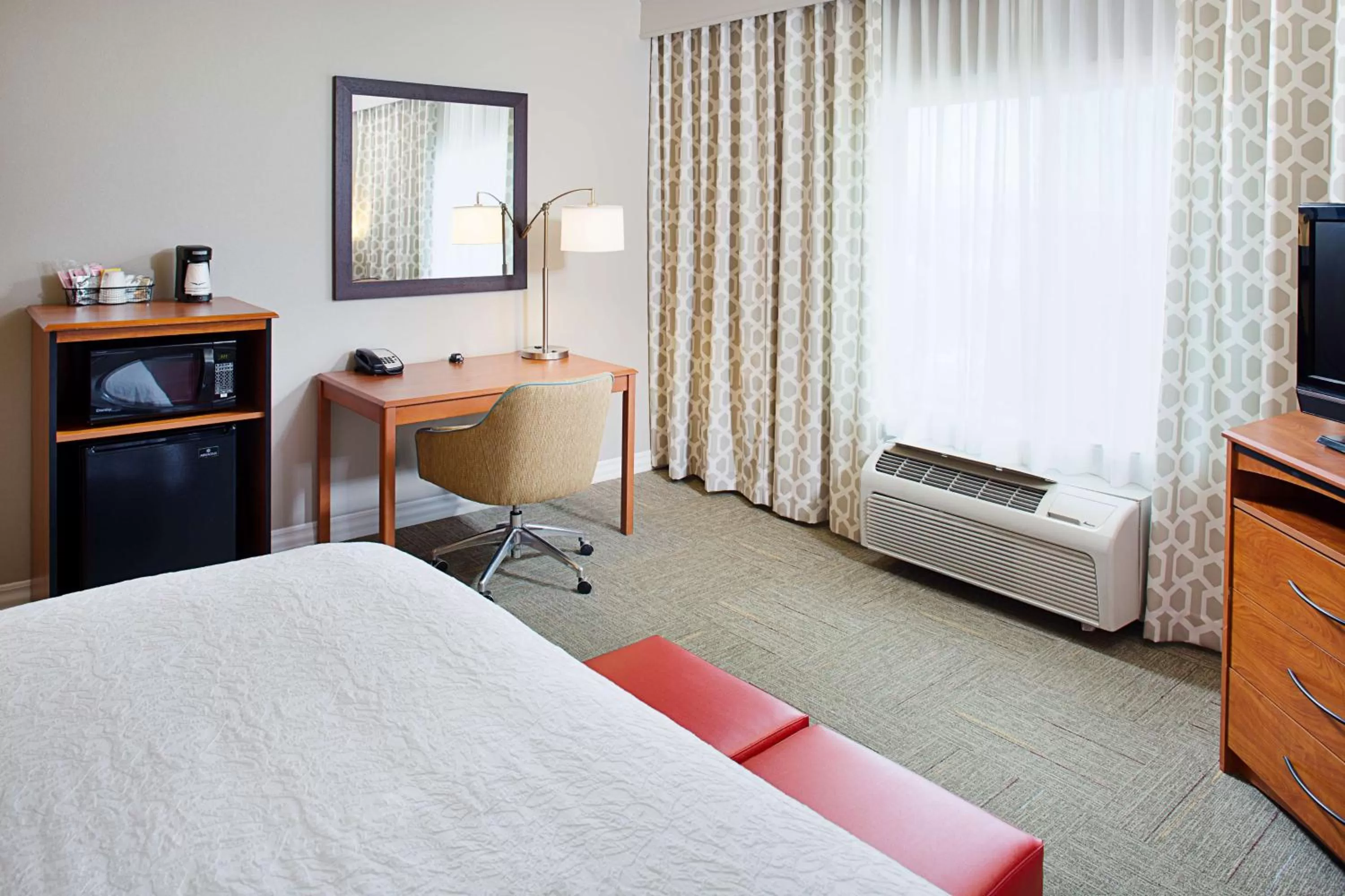 King Room with King Bed - Non-Smoking in Hampton Inn & Suites Lancaster