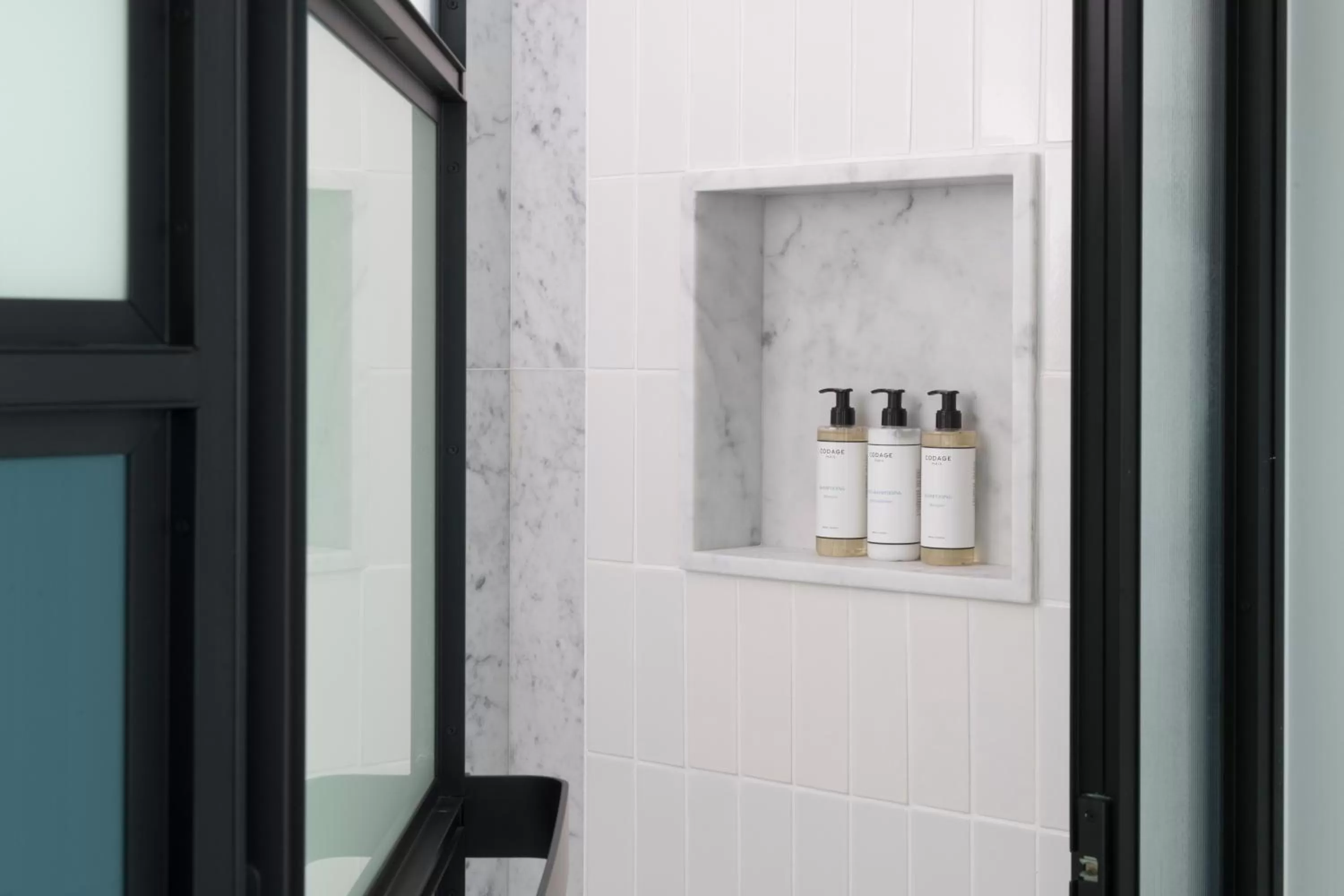 Single Queen Room with City View - single occupancy in Kimpton - St Honoré Paris by IHG