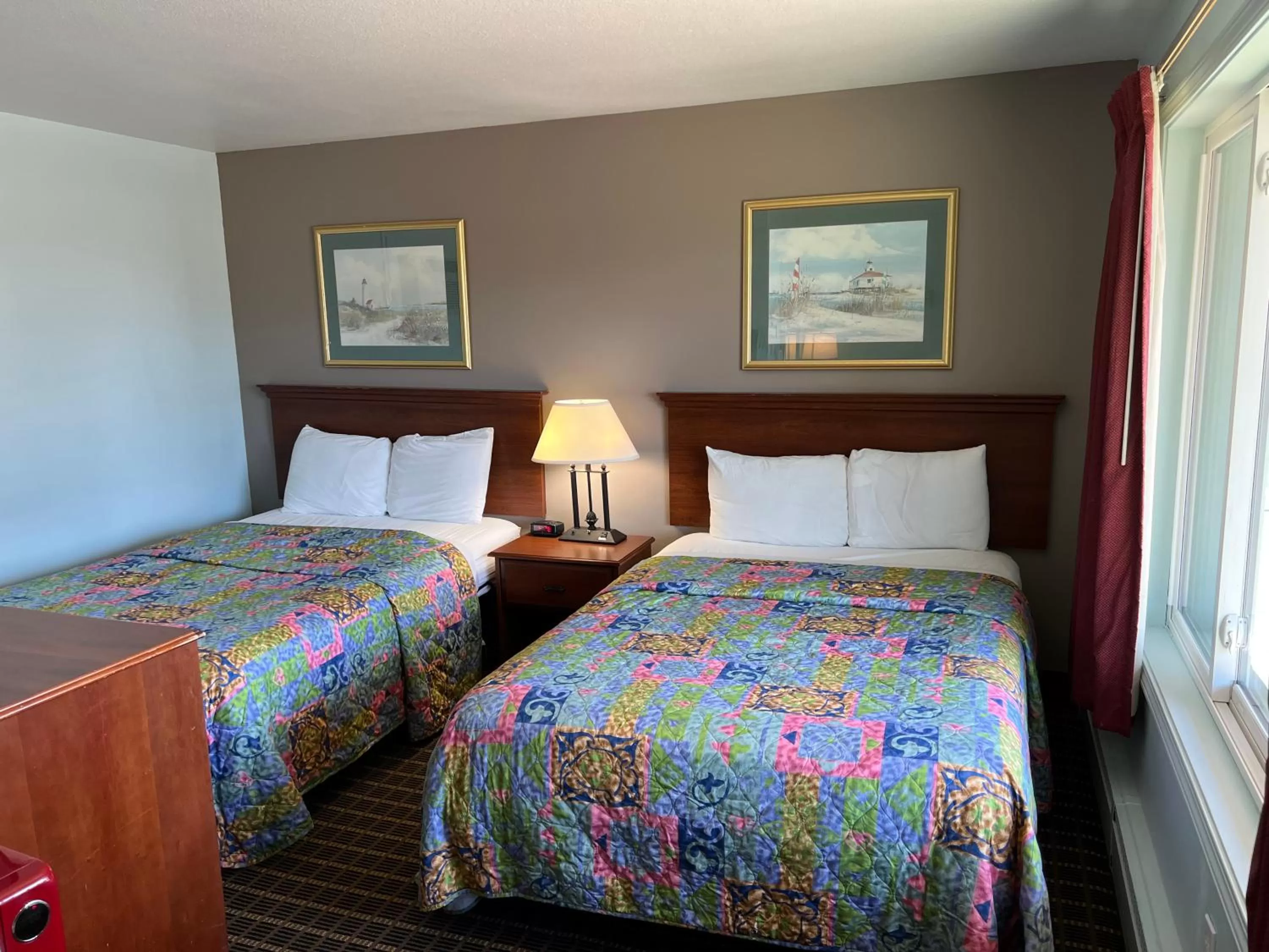 Double Room with Two Double Beds No Pets in Crow's Nest