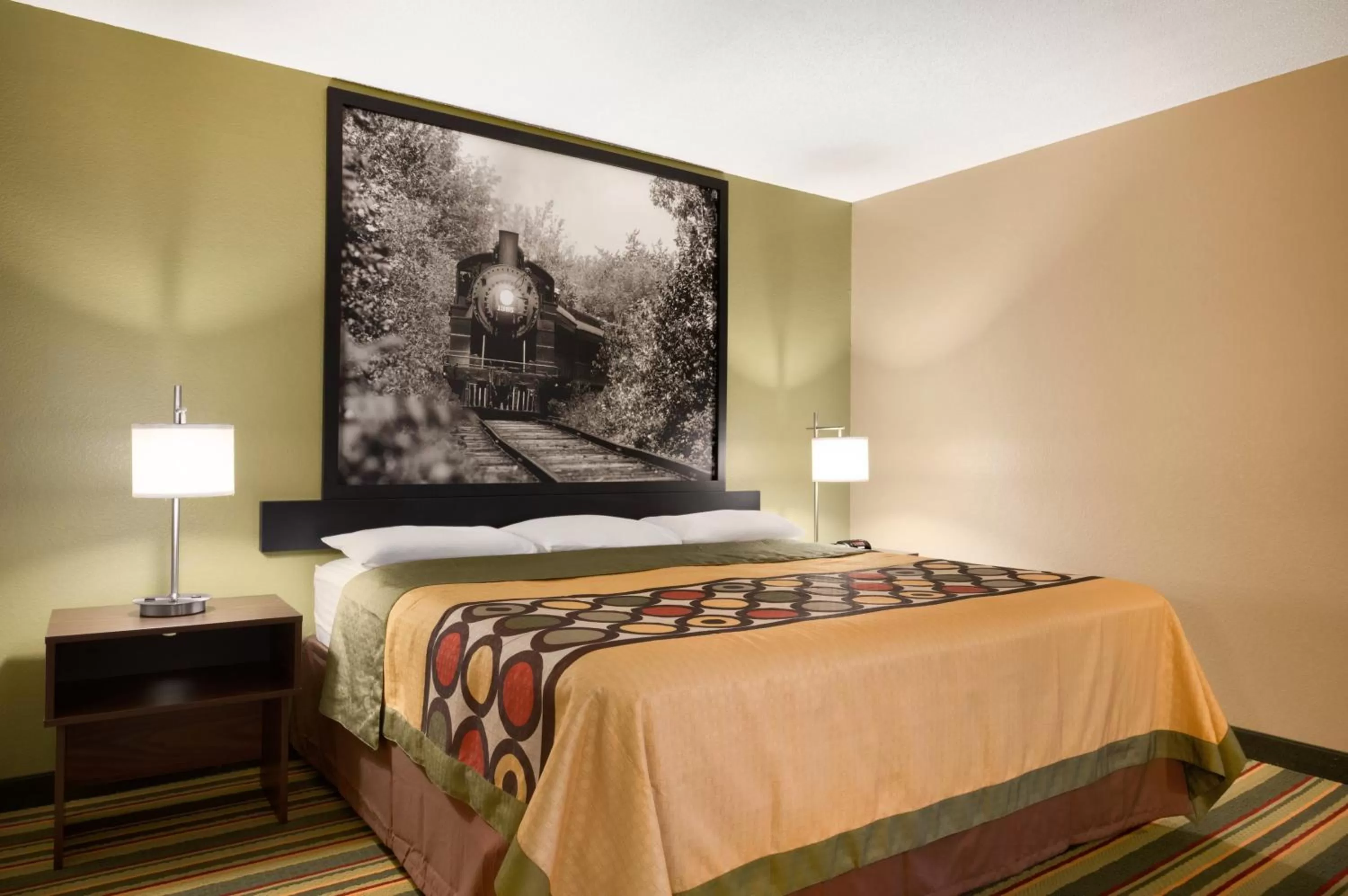 Queen Room - Non-Smoking in Super 8 by Wyndham Rantoul