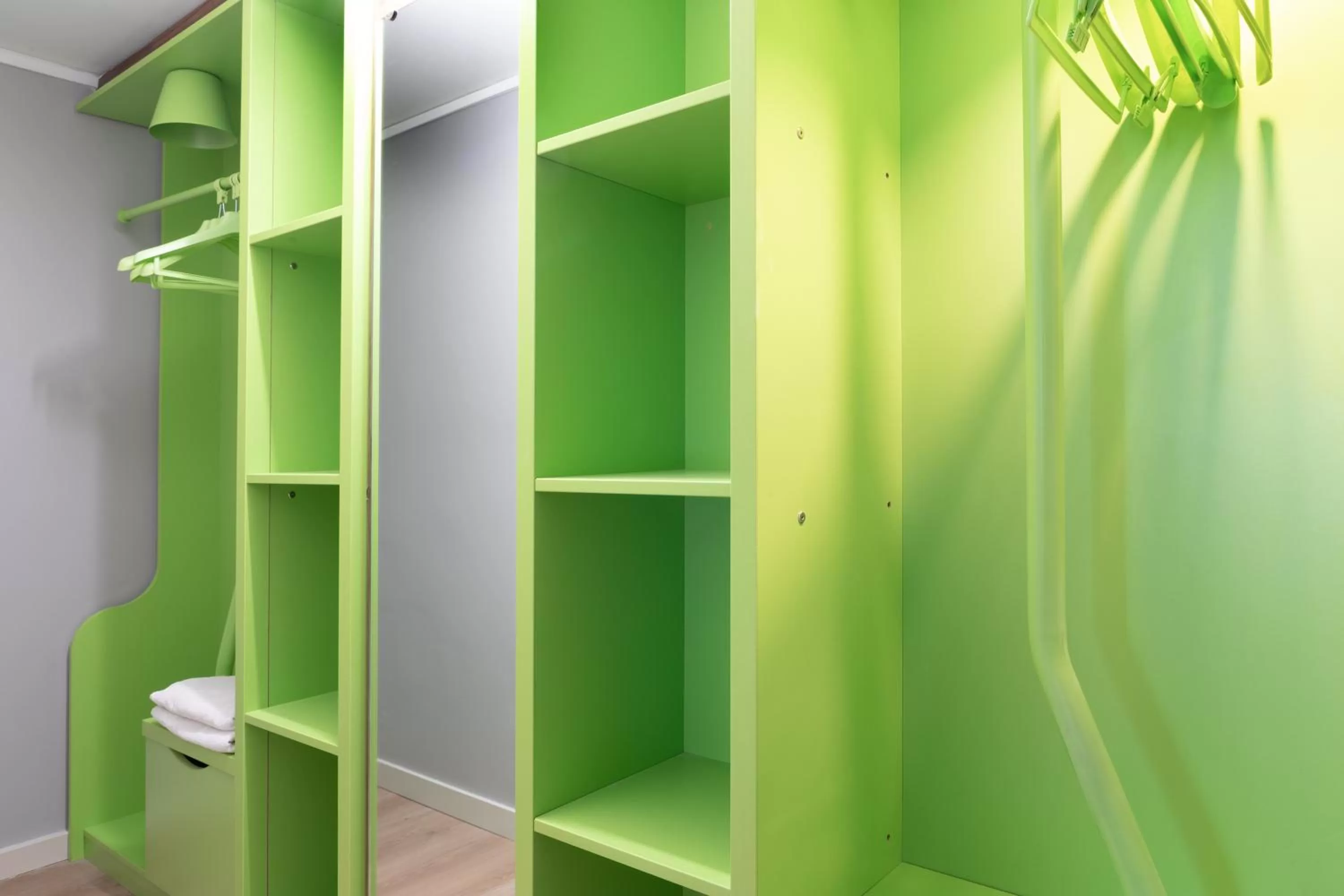 Standard Twin Room with One Single Bed - Up to Ten Years in Campanile Dole