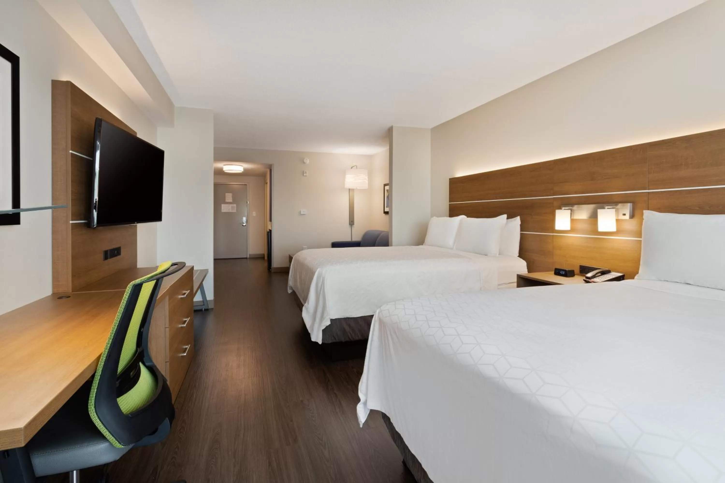 Queen Room with Two Queen Beds - Disability Access with Bath Tub in Holiday Inn Express Hotel & Suites Largo-Clearwater by IHG