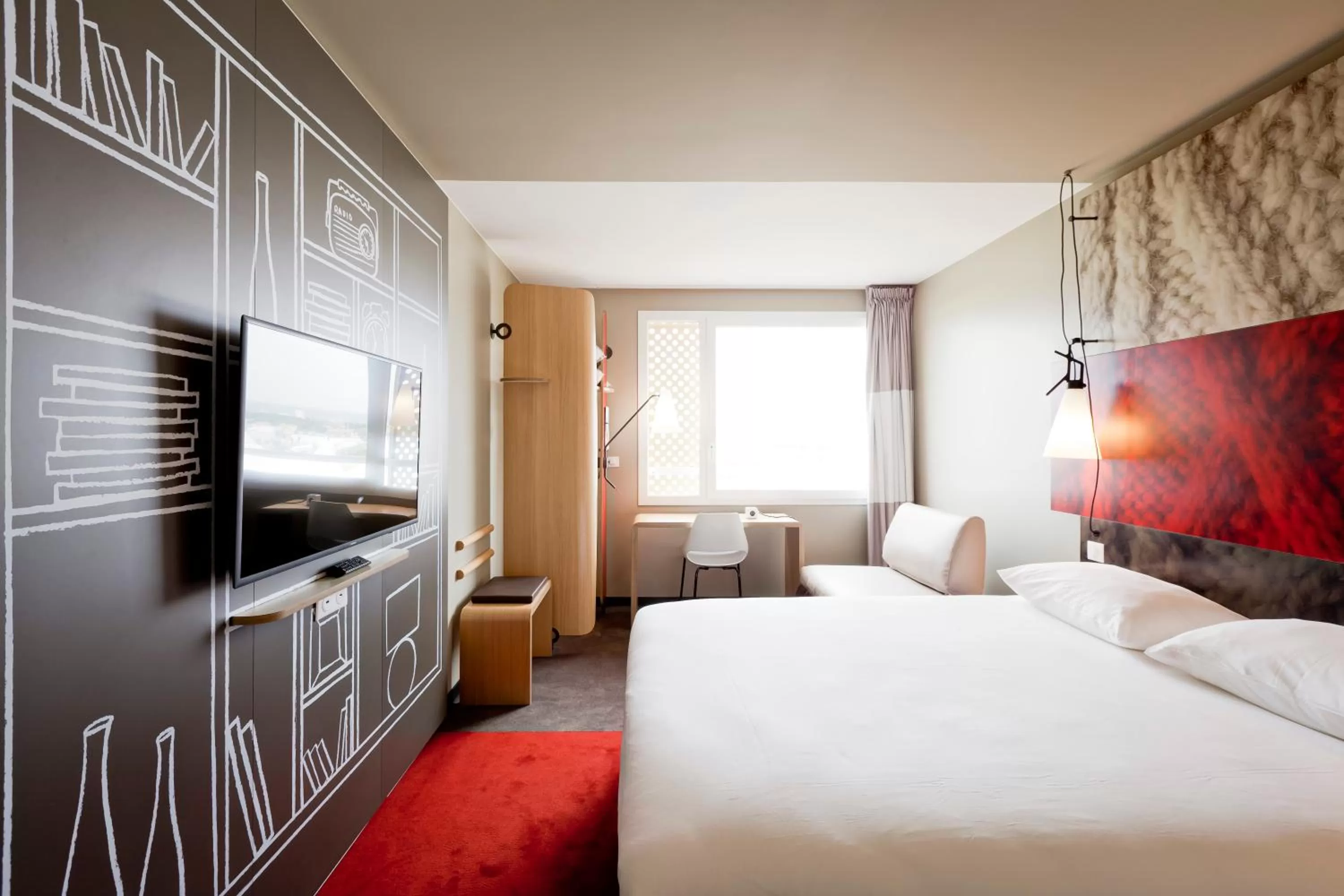 Standard Double Room with Sofa Bed in ibis Lyon Carre De Soie