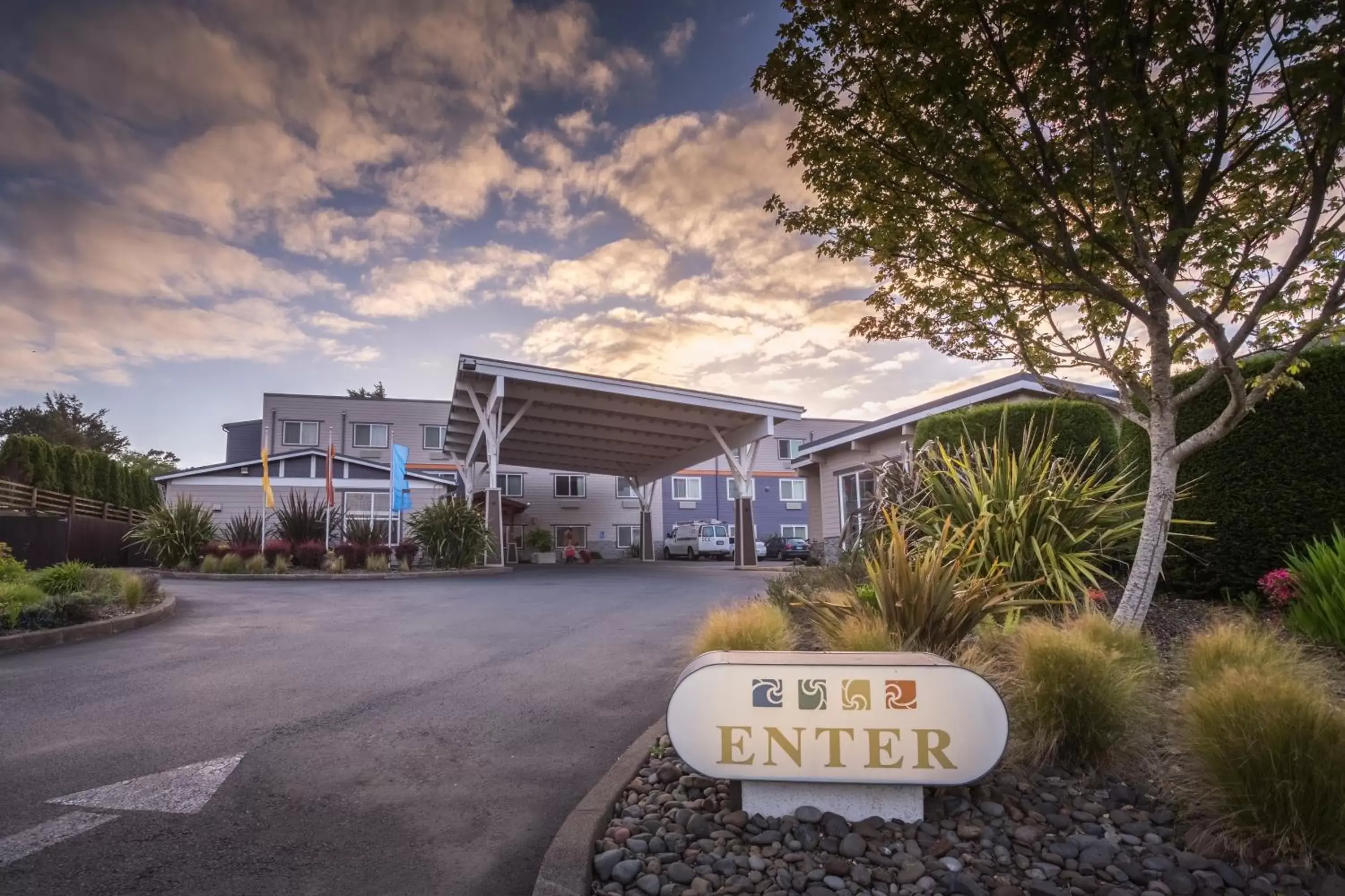 Inn at Wecoma Inn at Wecoma