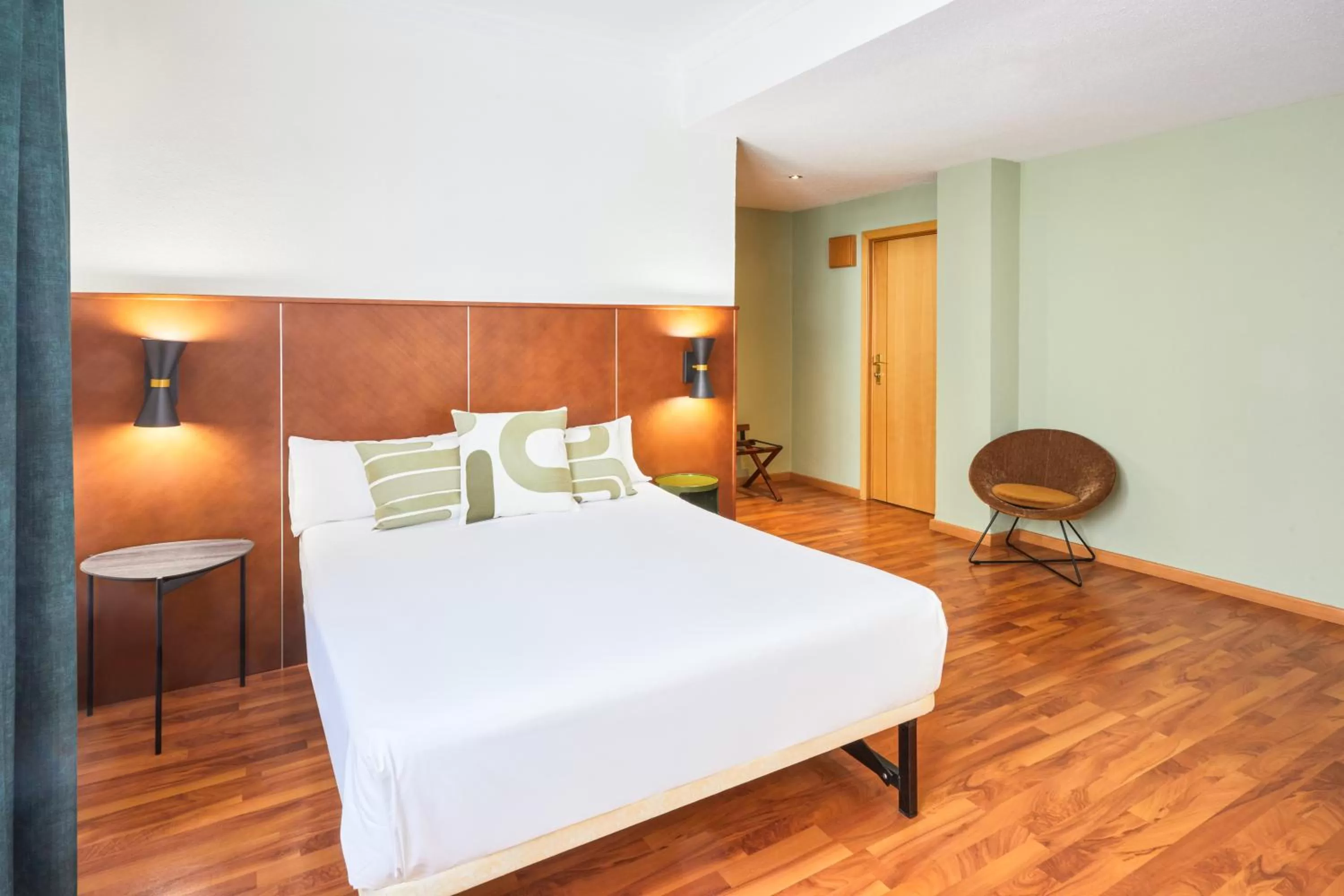 Double Room in Hotel Casón del Tormes by HappyCulture