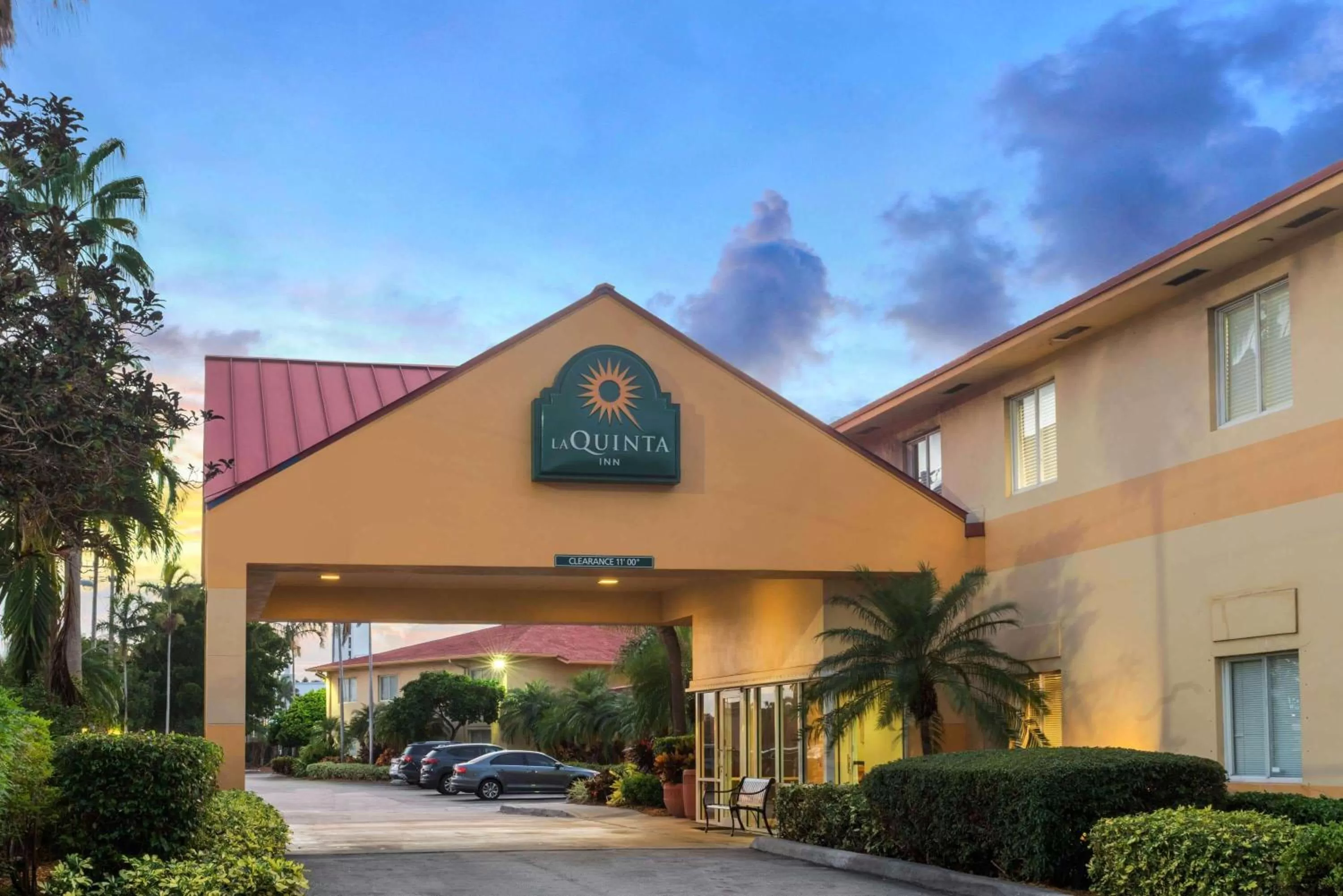 Property building in La Quinta by Wyndham Fort Lauderdale Pompano Beach