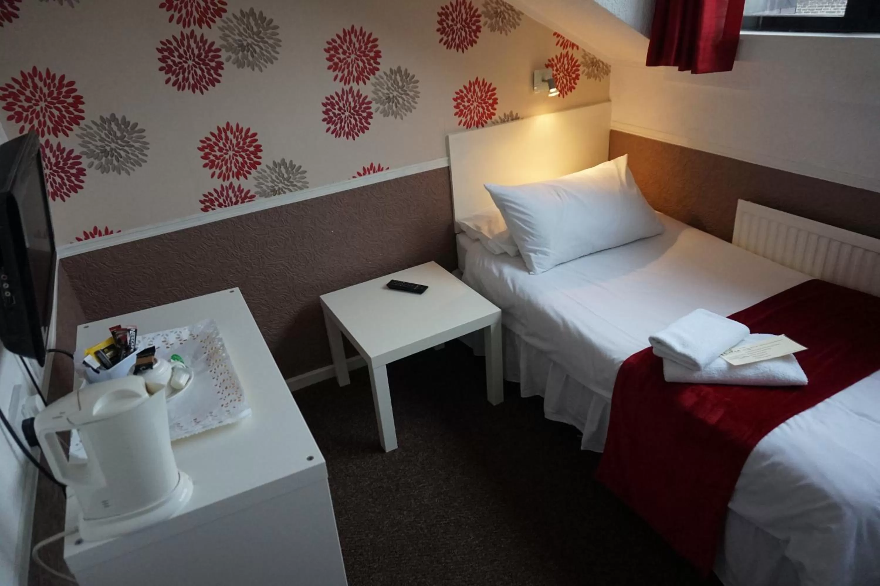 Standard Single Room with Shared Bathroom in The Boundary Hotel - B&B