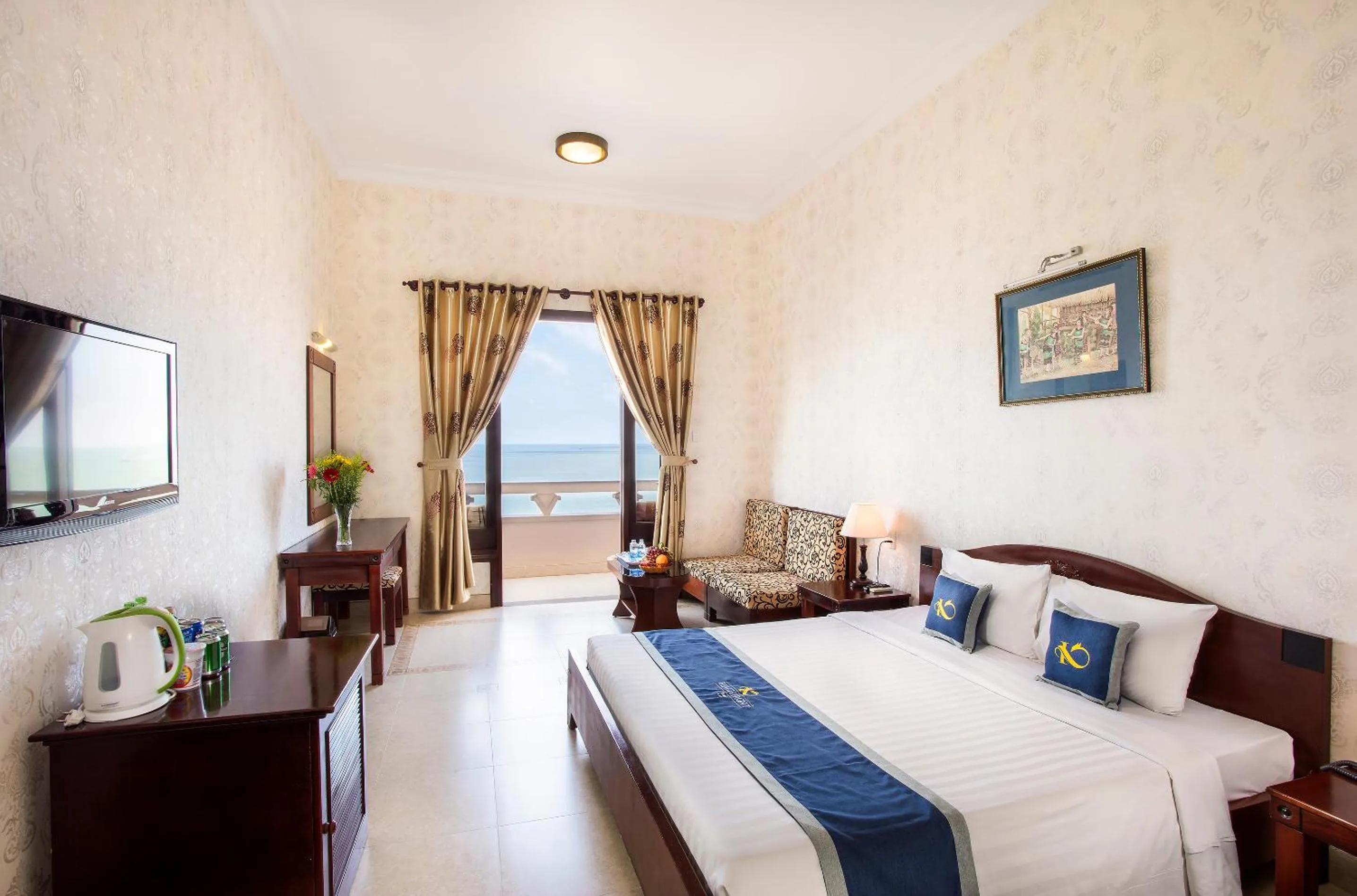 Superior Double Room in Beachfront Hotel