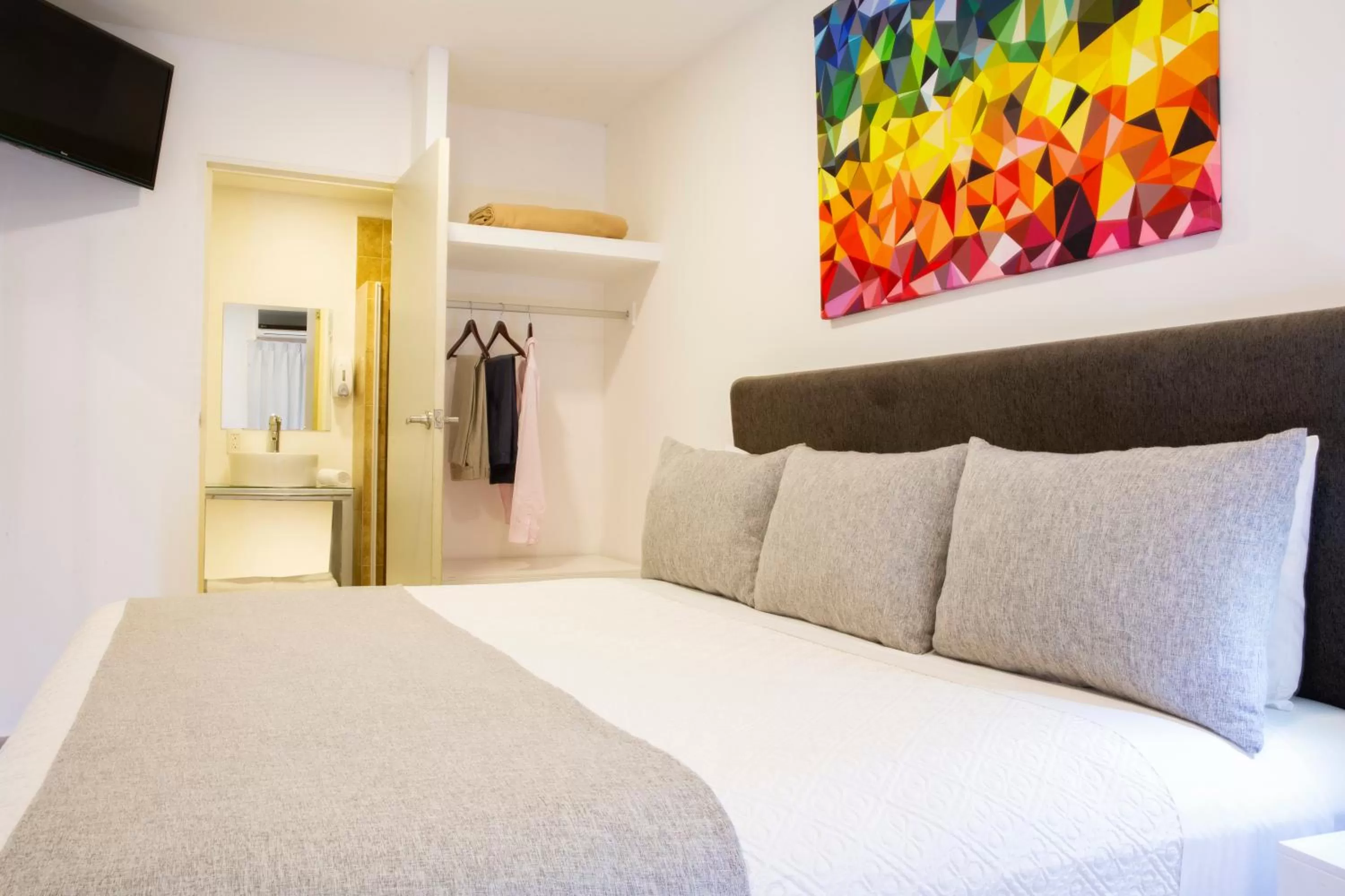 Standard 1 King in Container Inn Hotel Aeropuerto