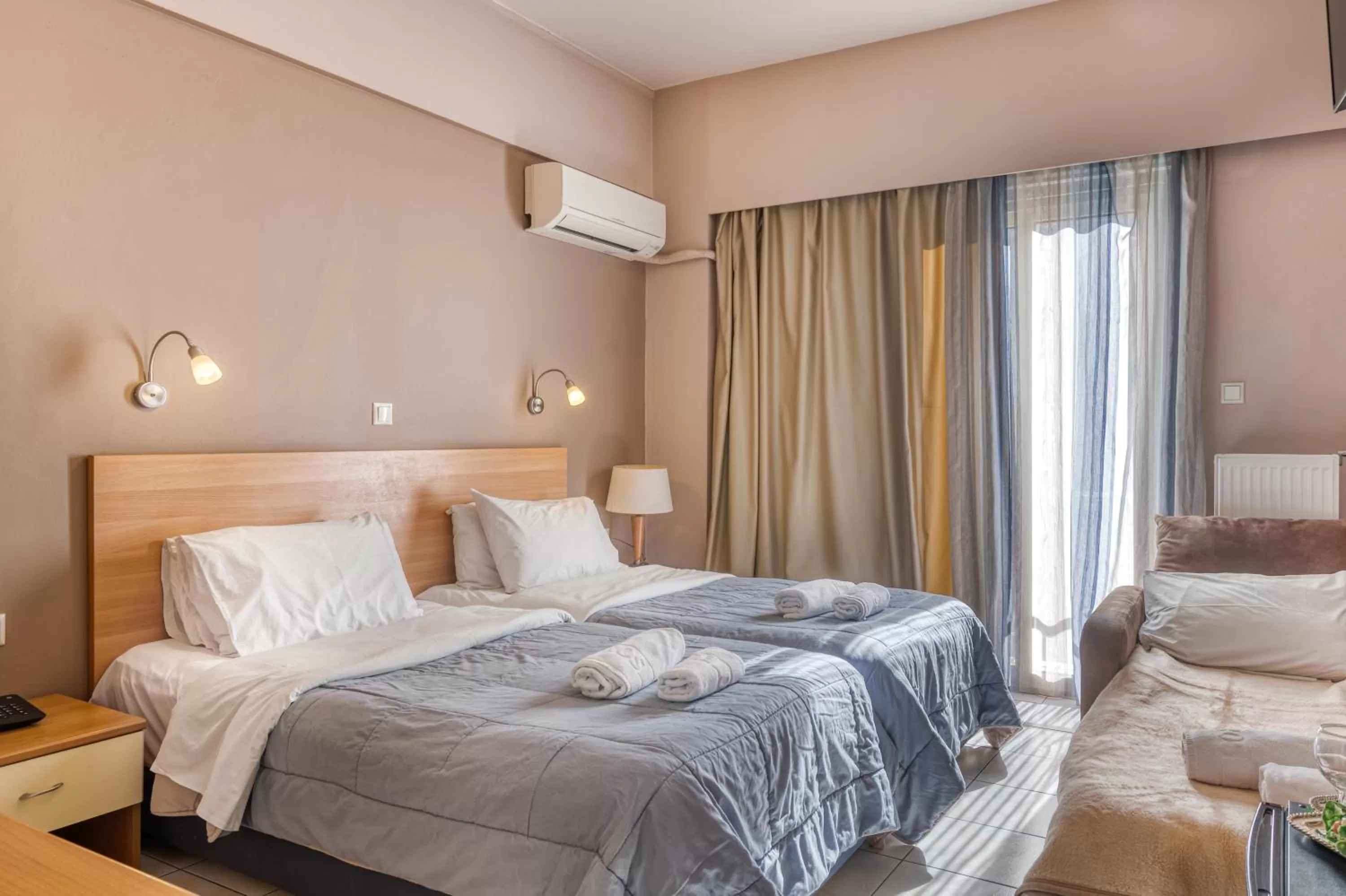 Triple Room in Diros Hotel