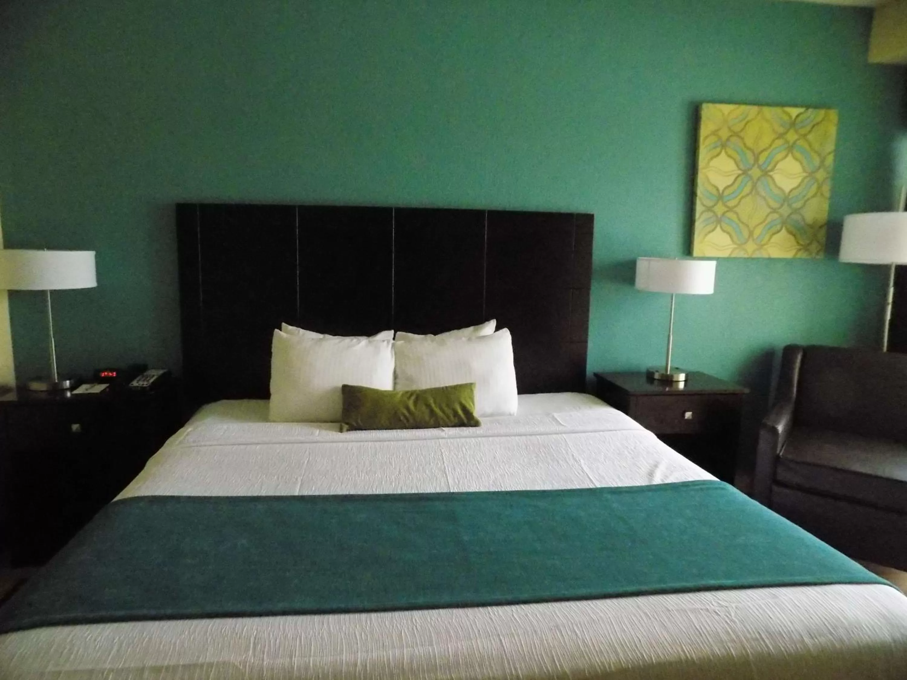 King Suite - Disability Access Roll in Shower in Best Western Plus Deerfield Beach Hotel & Suites