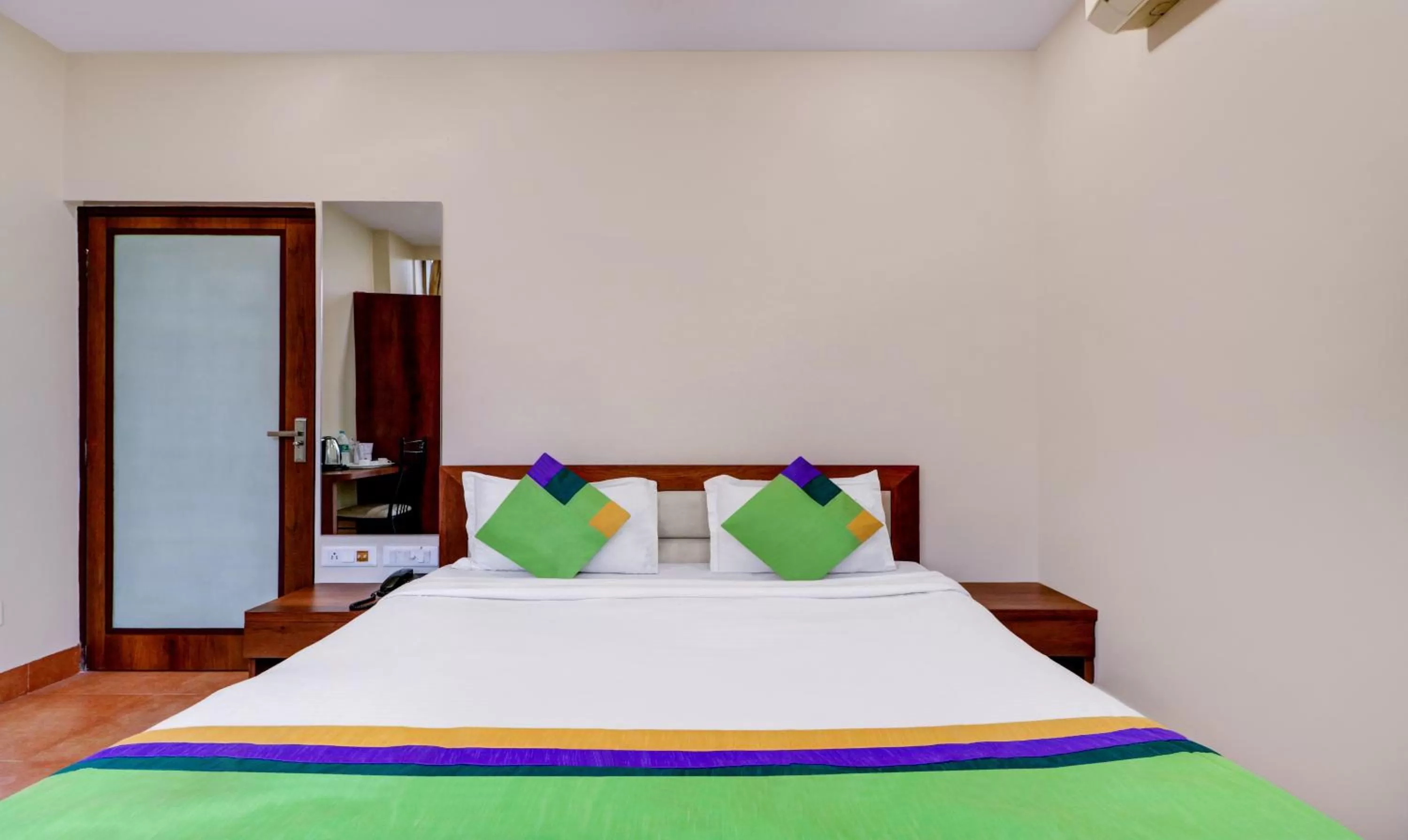 Standard Room - single occupancy in Treebo Sreema - 2 km From Salt Lake Sector V