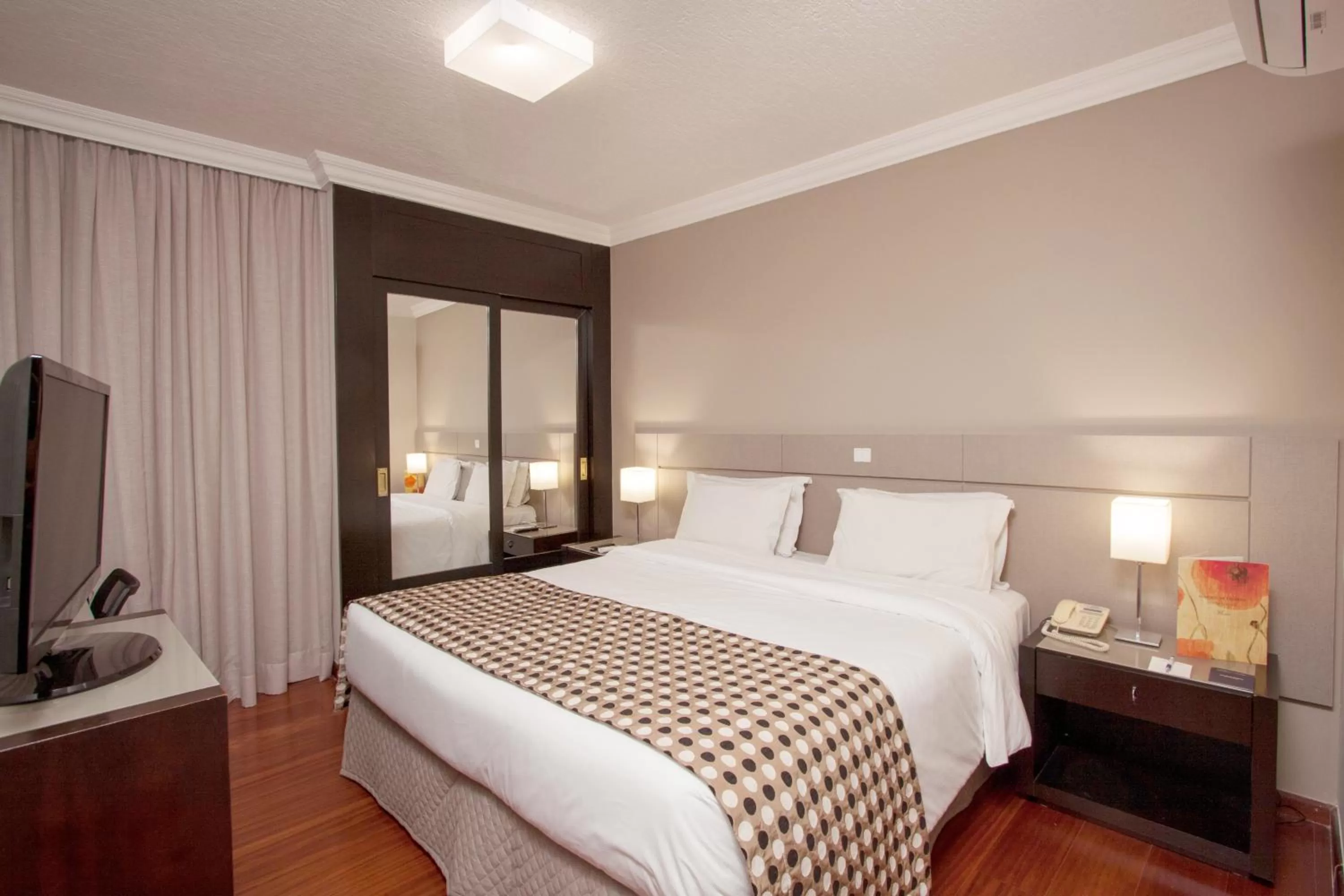 Standard Double Room in Mabu Curitiba Business