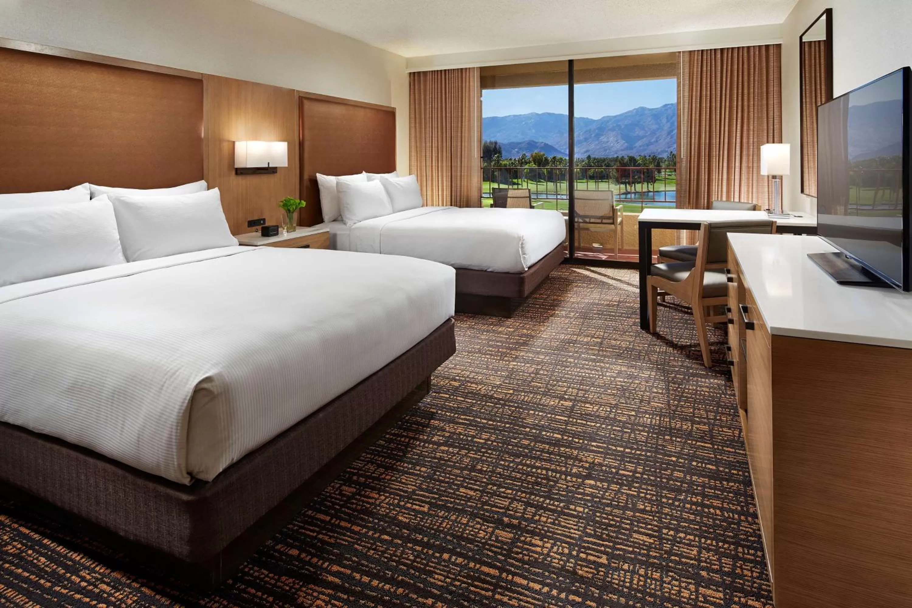 Queen Room with Two Queen Beds and Patio in DoubleTree by Hilton Golf Resort Palm Springs