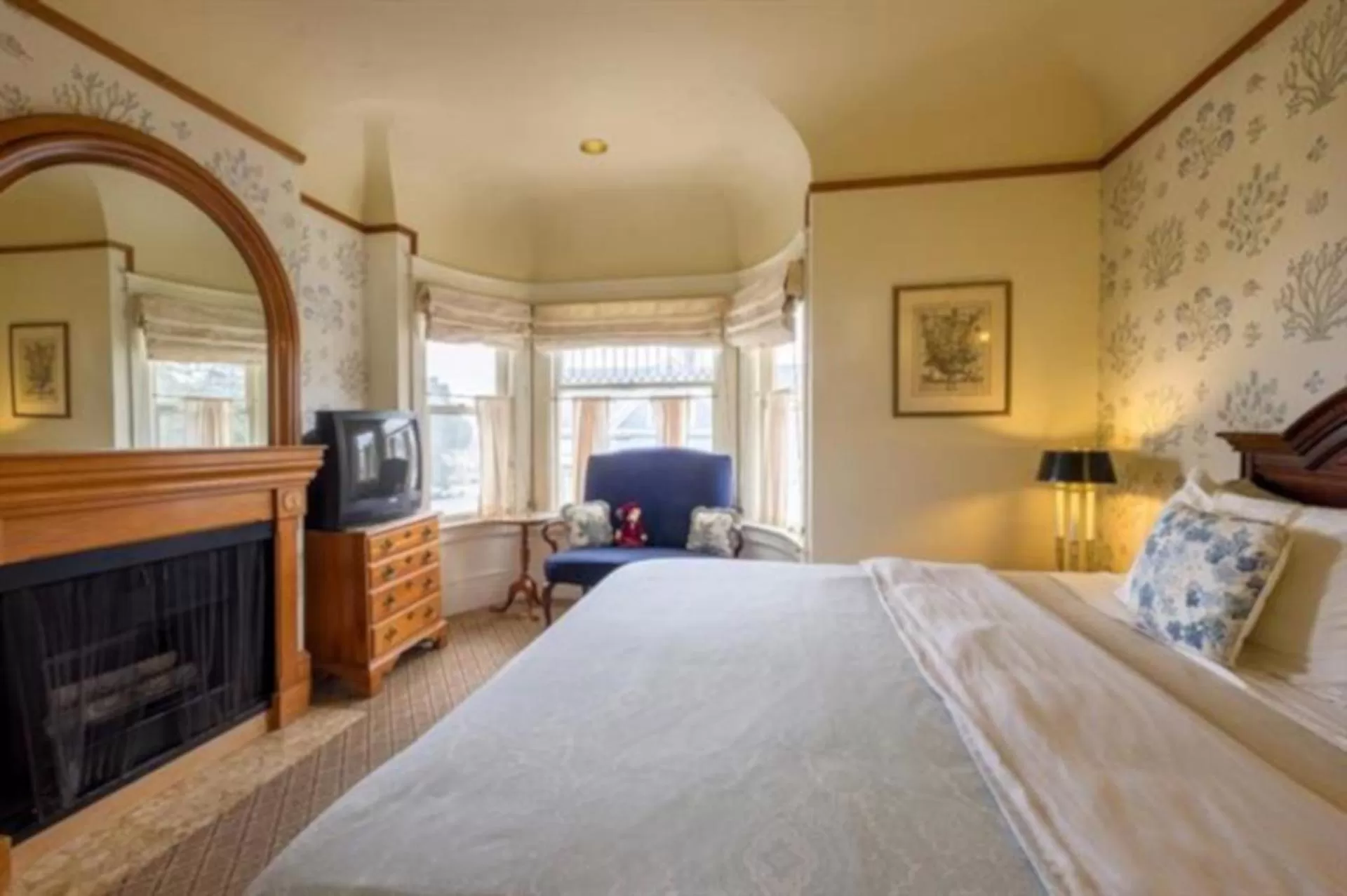 King Room in Pacific Grove Inn