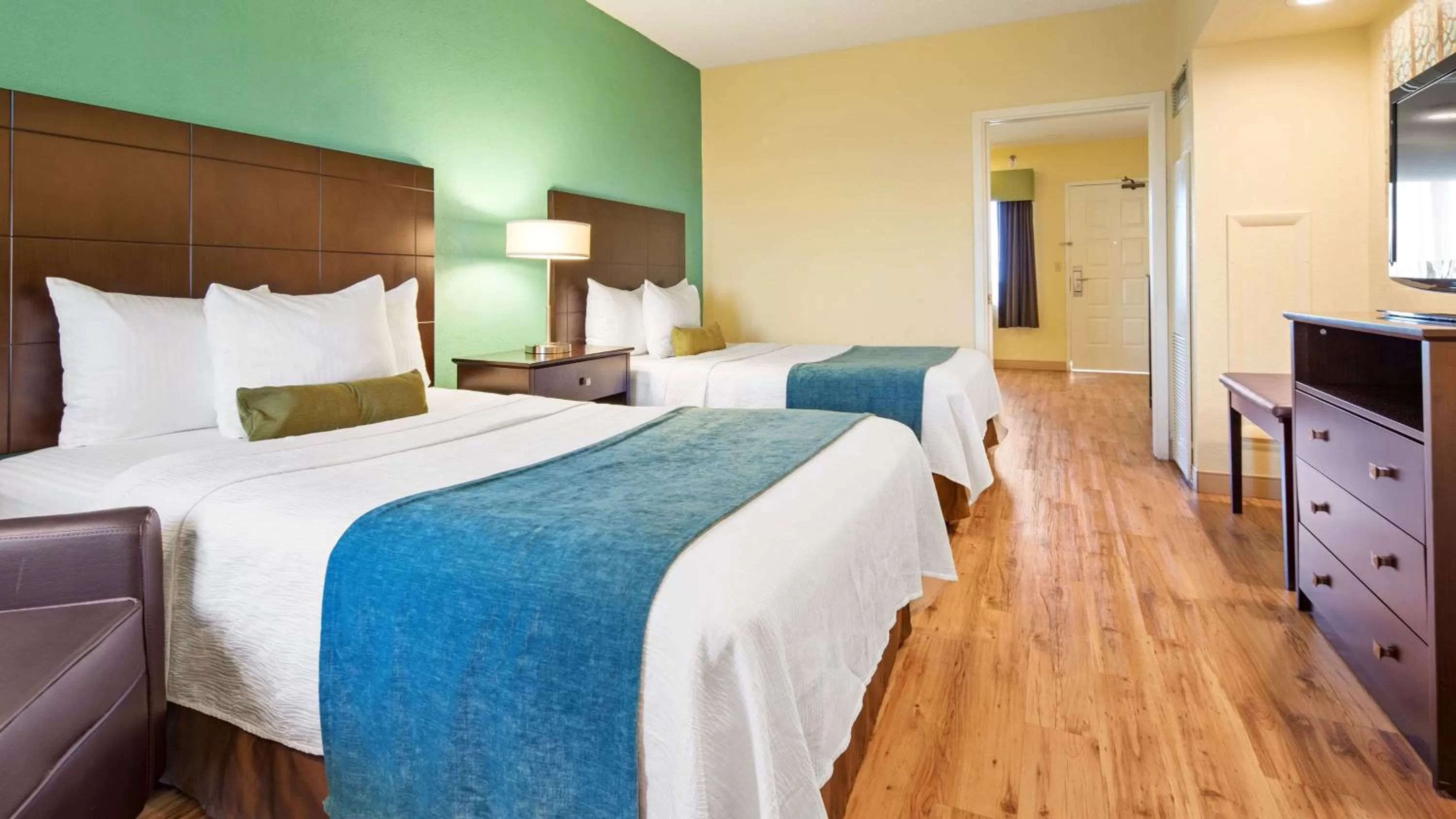 Double Suite with Accessible Tub in Best Western Plus Deerfield Beach Hotel & Suites