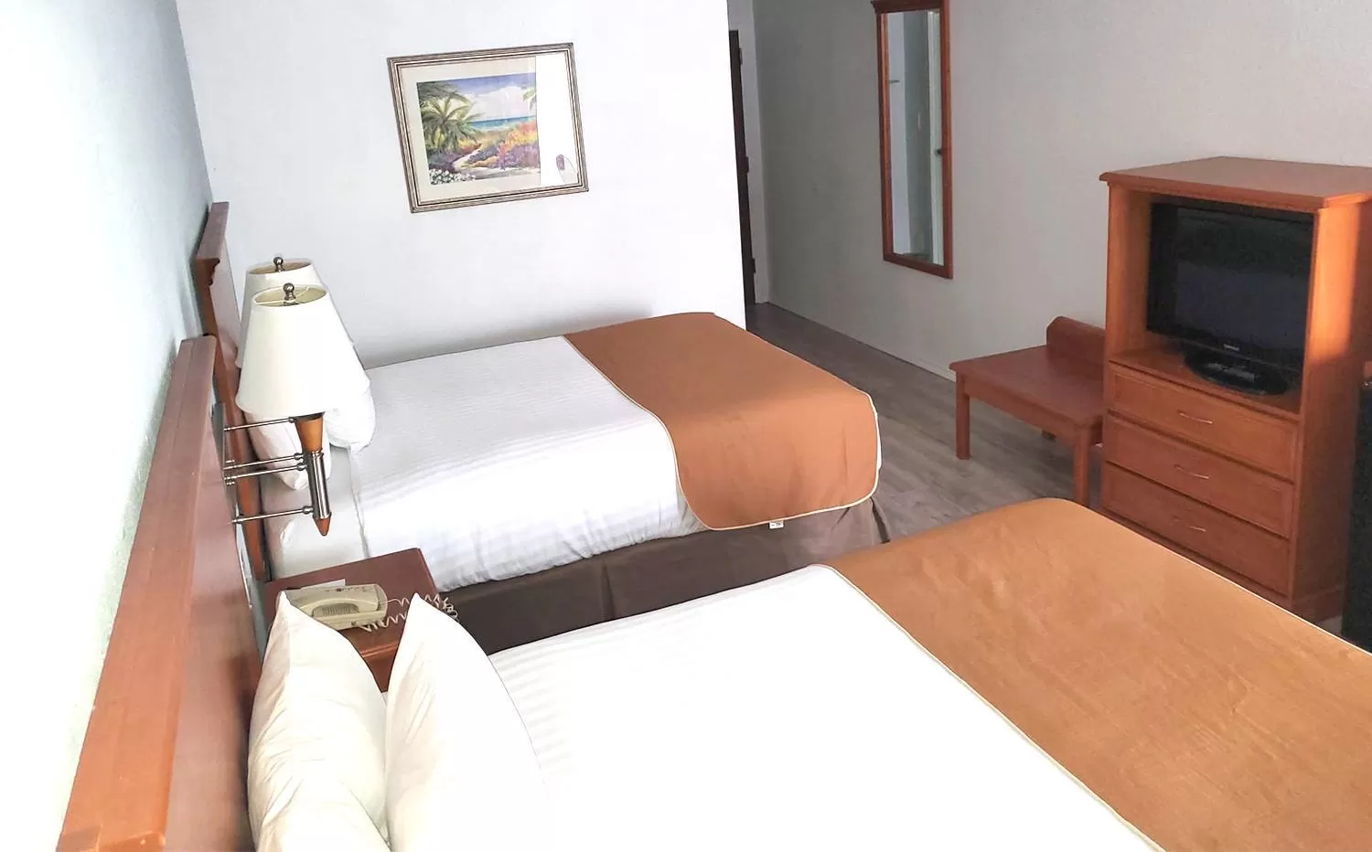 Deluxe Queen Room in Coratel Inn & Suites by Jasper New Braunfels IH-35 EXT 189