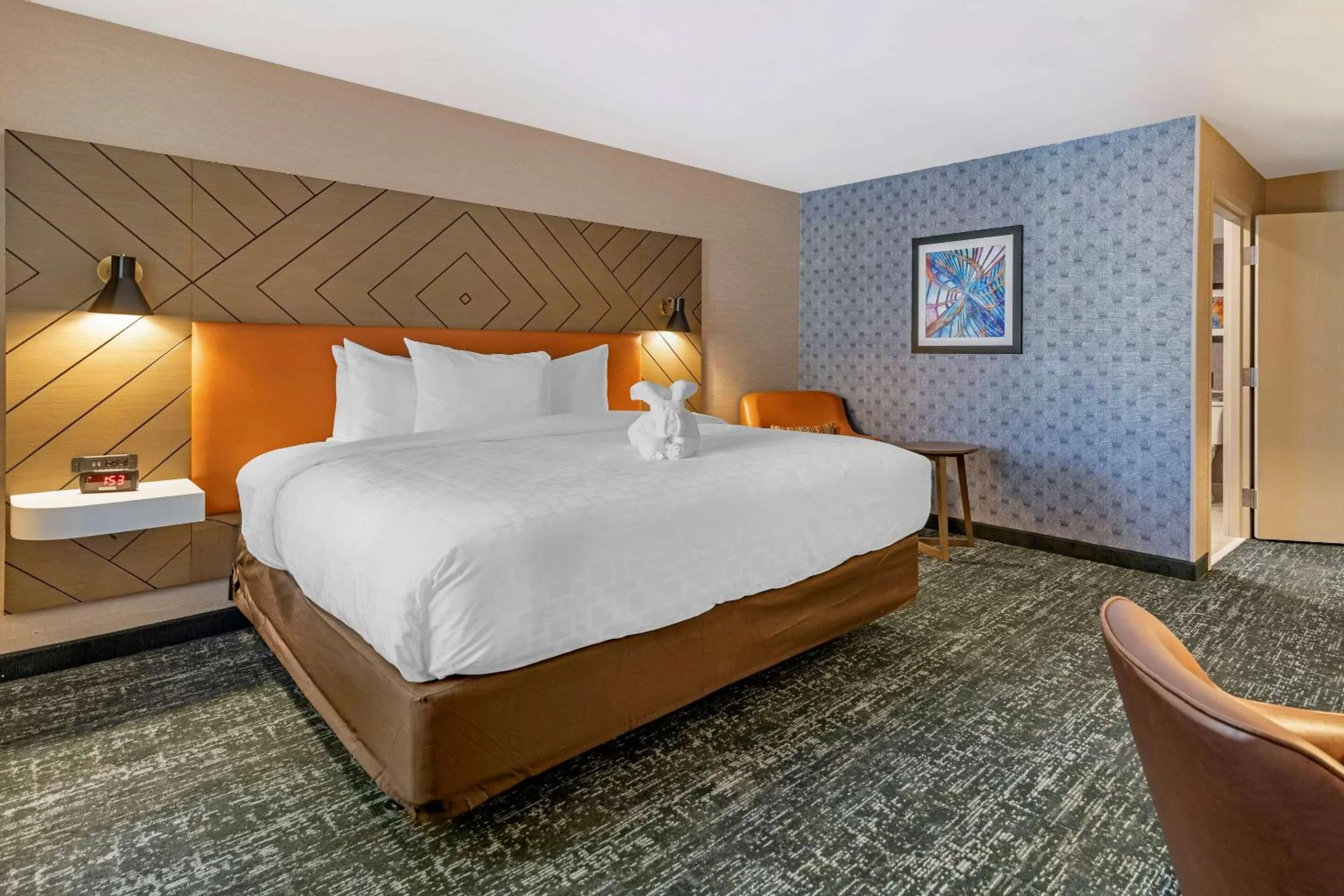 King Room - Accessible/Non-Smoking in Clarion Inn Nashua