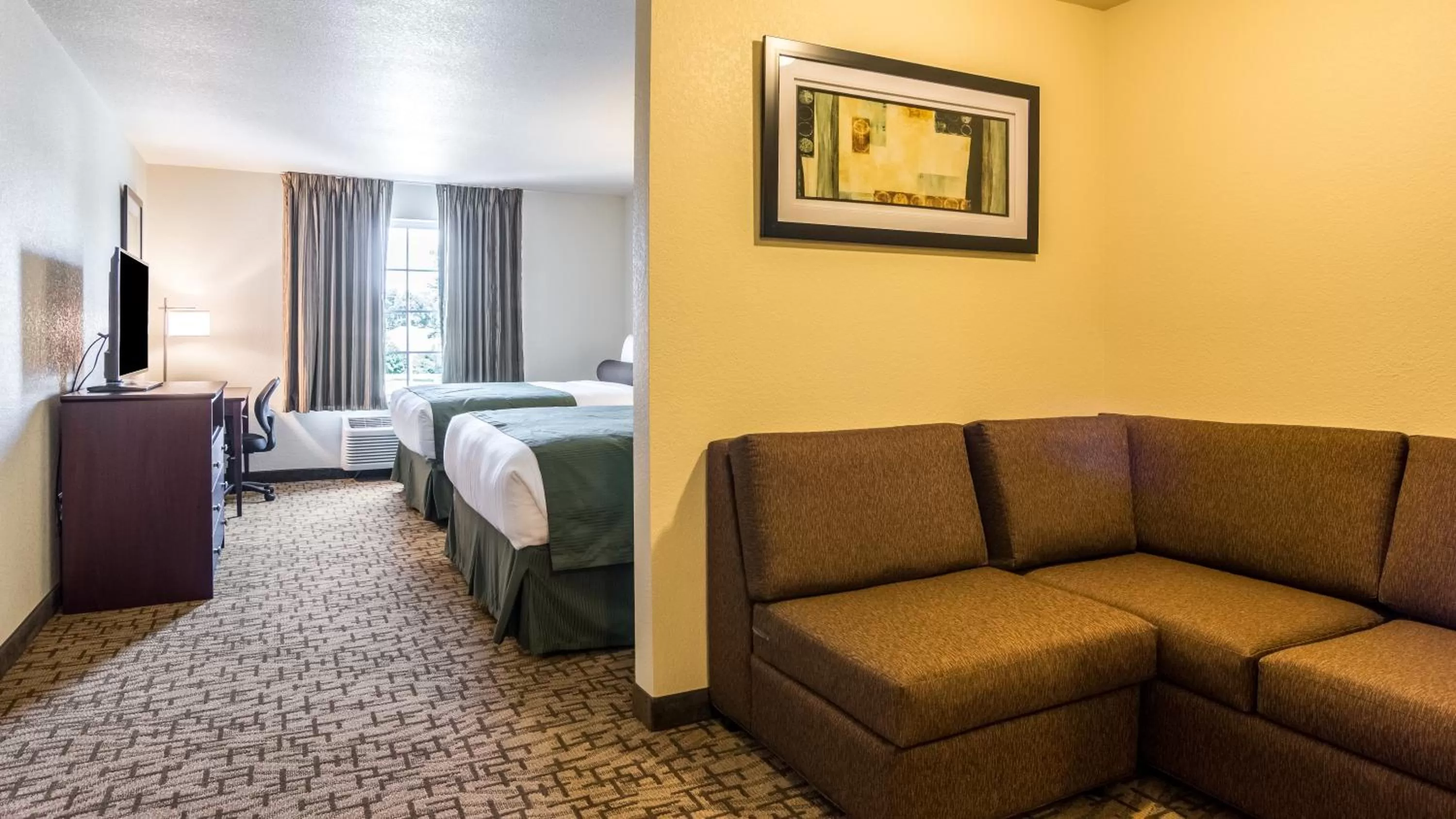 Deluxe Queen Studio  in Cobblestone Hotel & Suites - Greenville