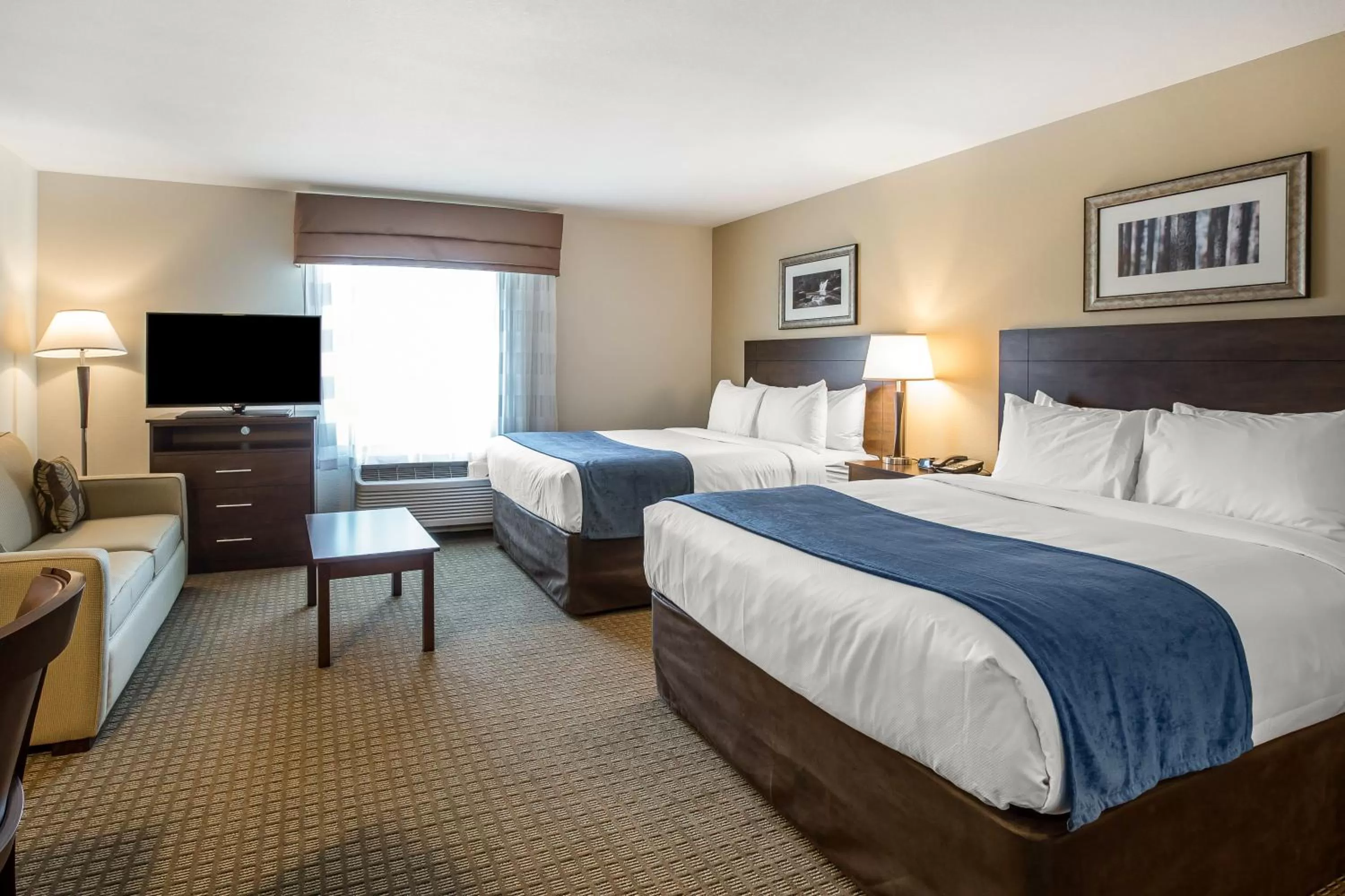 Queen Suite with Two Queen Beds in MainStay Suites Cartersville