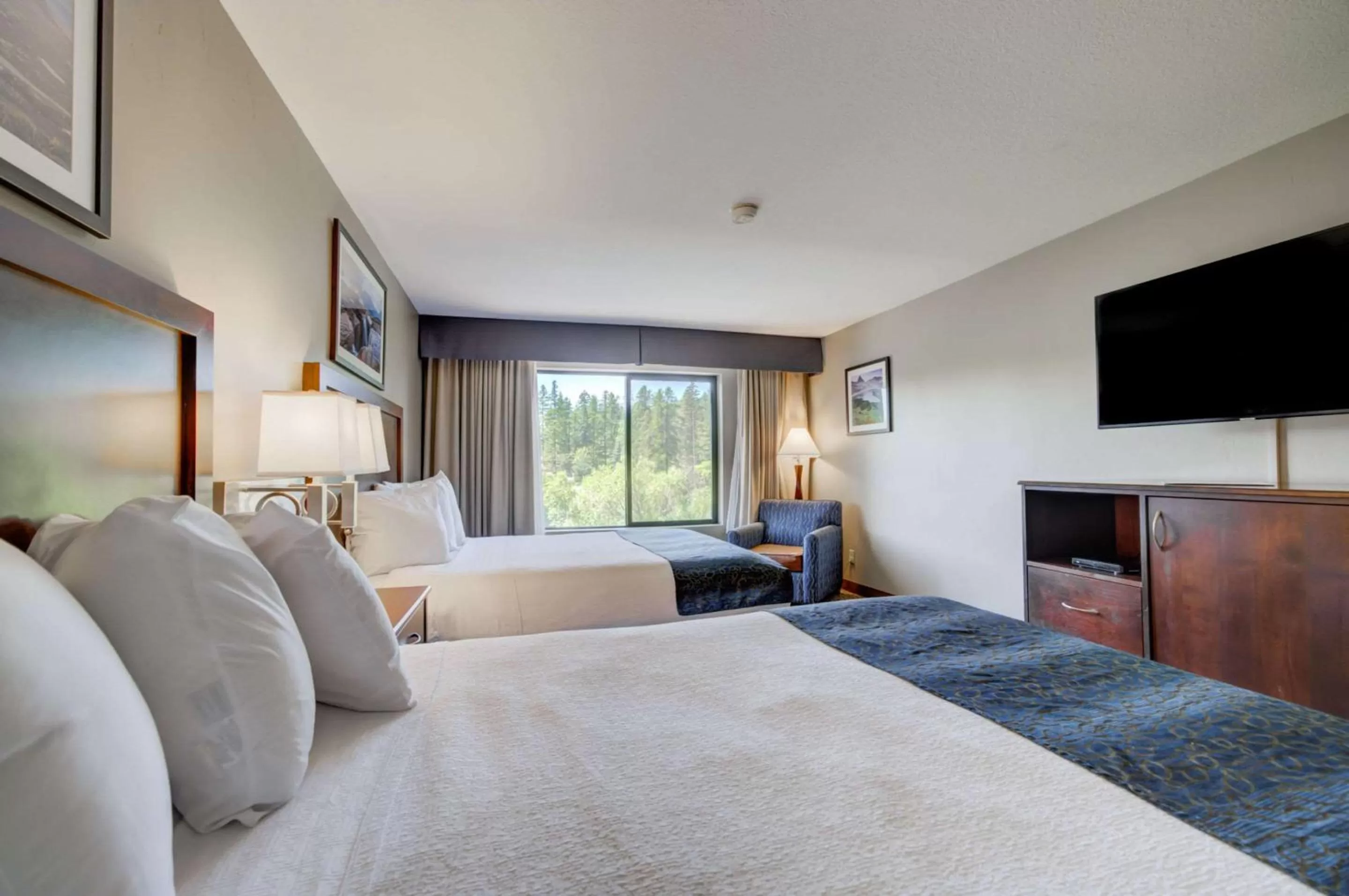 Queen Room with Two Queen Beds and River View - Non-Smoking in Whitefish Riverfront Hotel