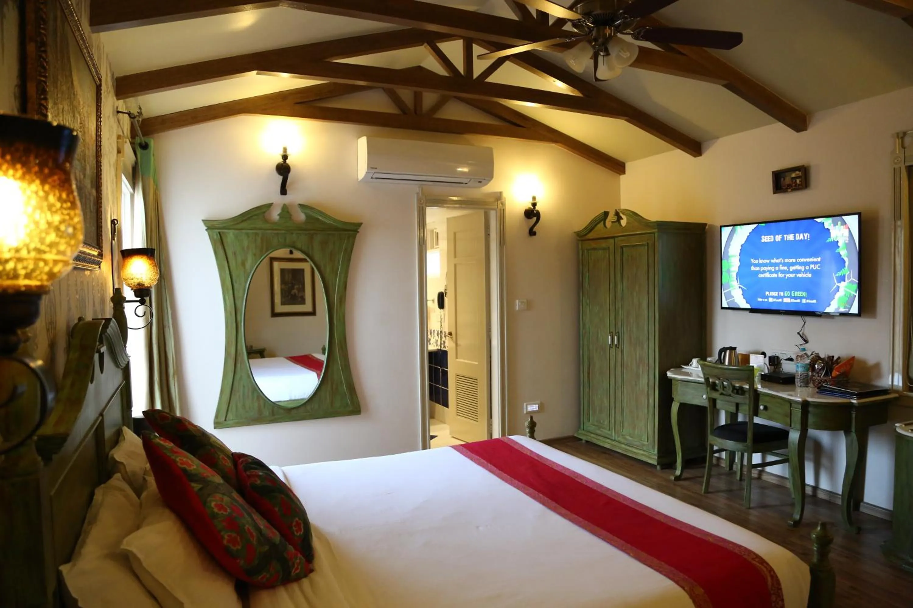 Luxury Double Room in Hotel Hillock