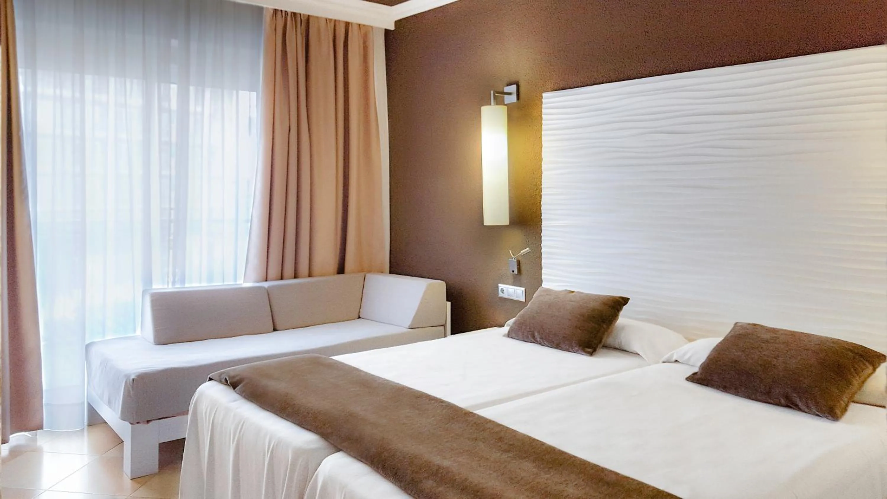 Standard Triple Room in Hotel Augustus