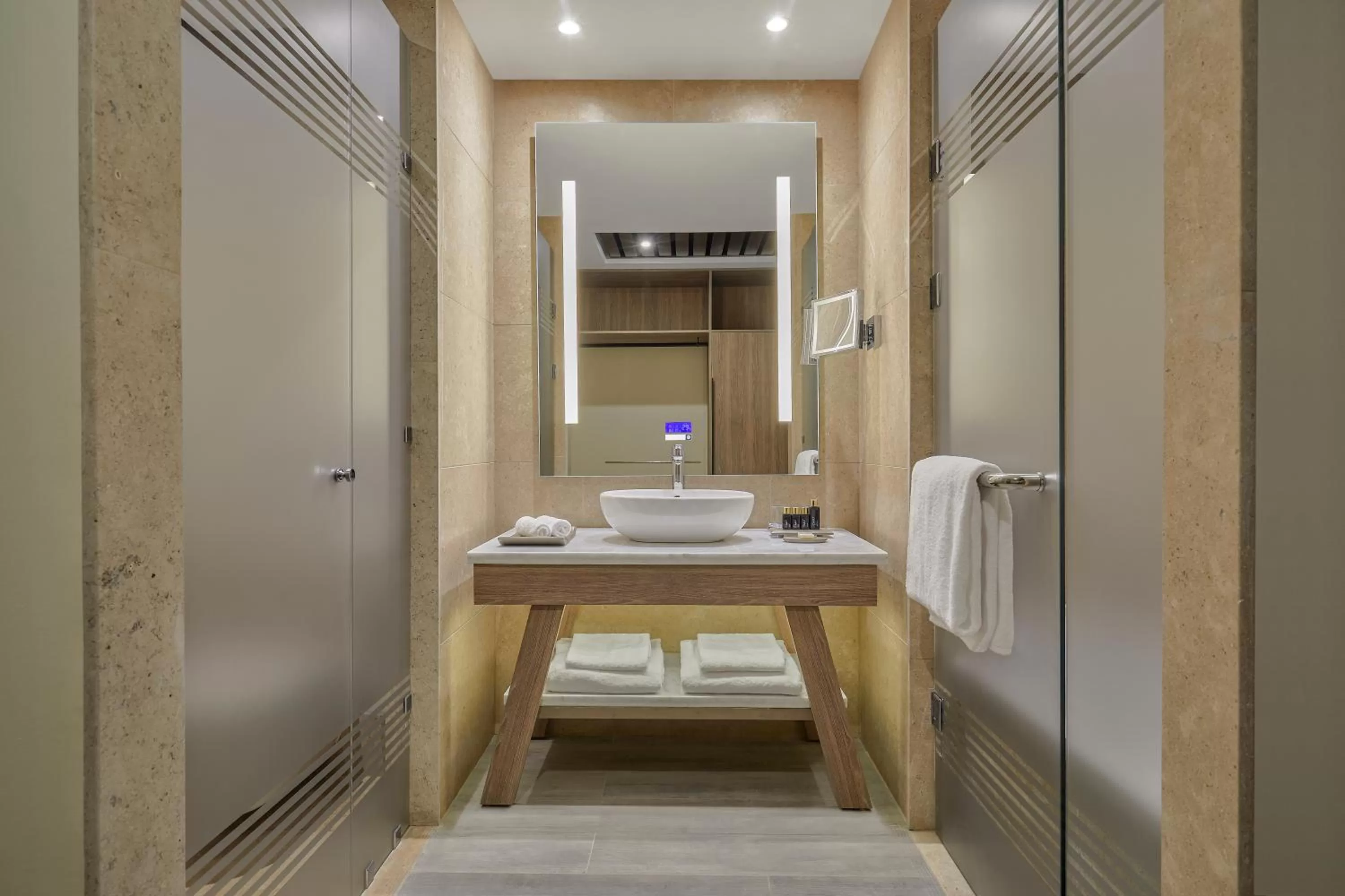 Twin Room with Pyramid View in Hyatt Regency Cairo West