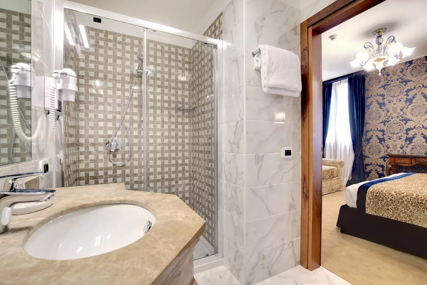 Two-Bedroom Suite in Hotel Casanova