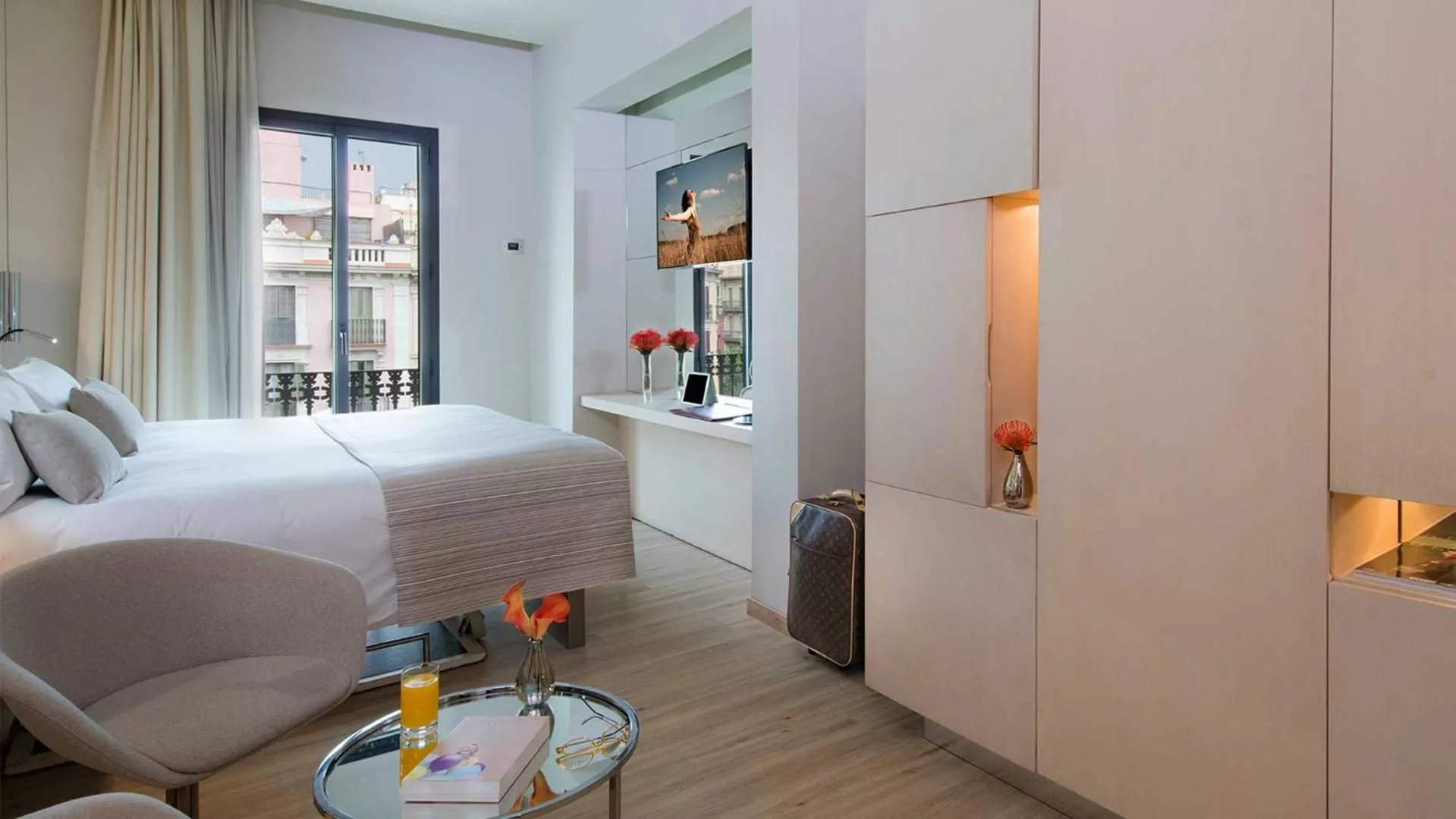 Superior Room with Balcony in Cram Hotel