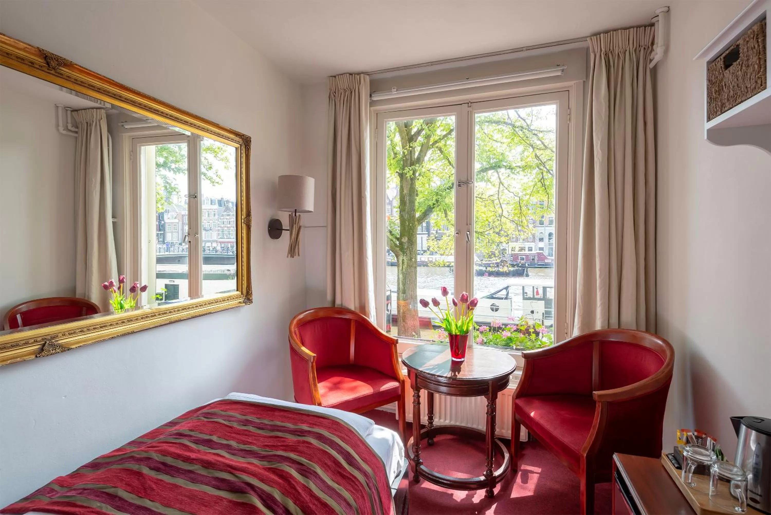 Triple Room with Canal View in Amsterdam House Hotel