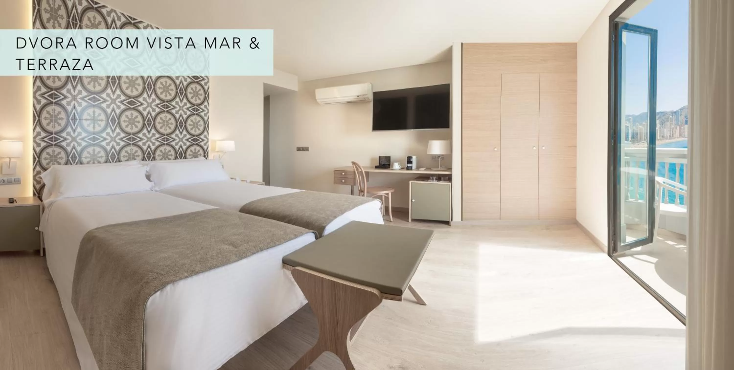 Twin Room with Sea View & Terrace in Gastrohotel Boutique RH Canfali