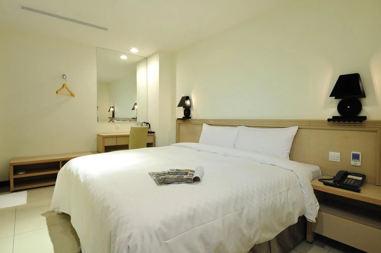 Budget Double Room without Window in 安可旅店 Bravo Hotel