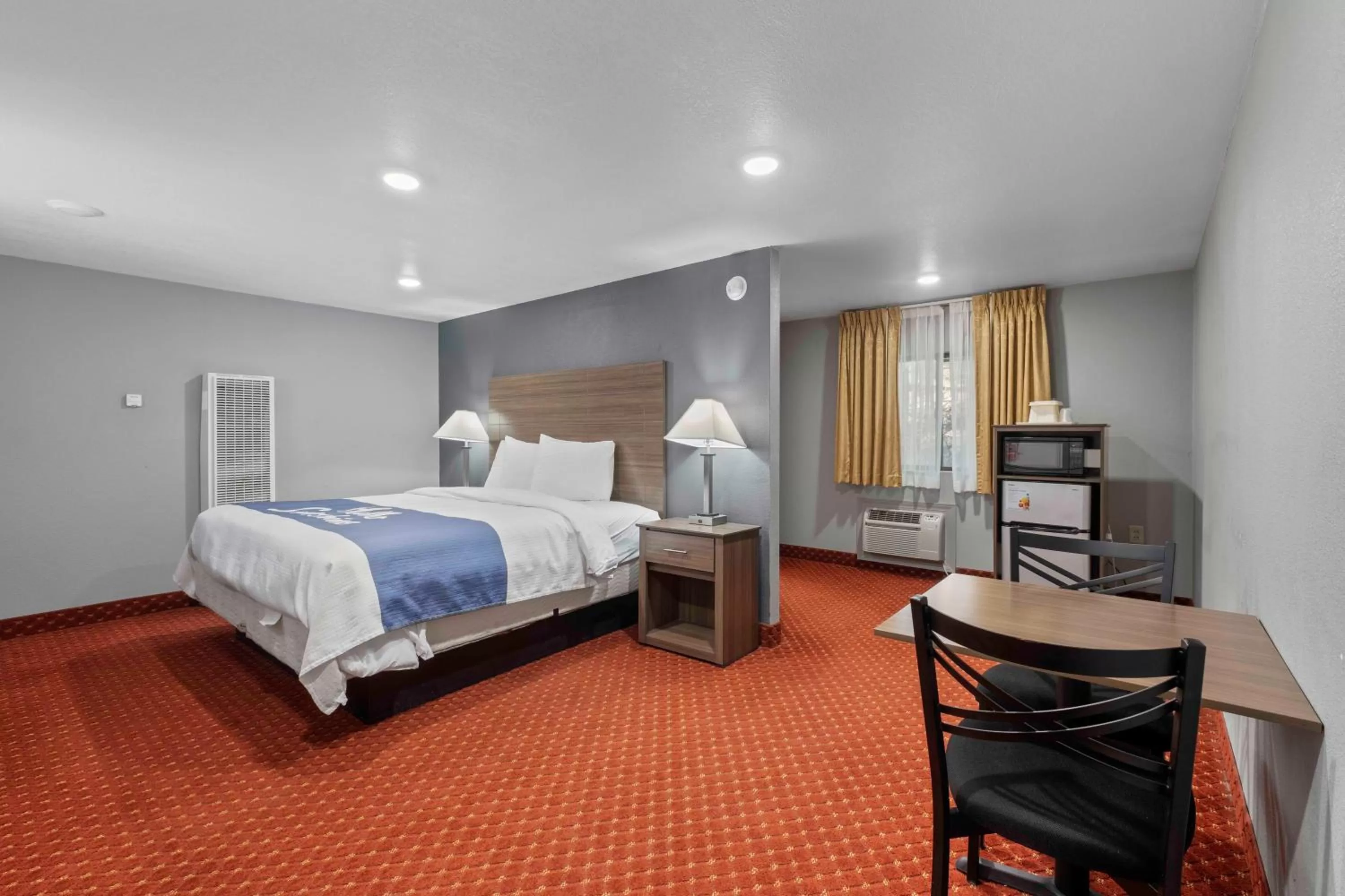 King Room in Budget Lodge