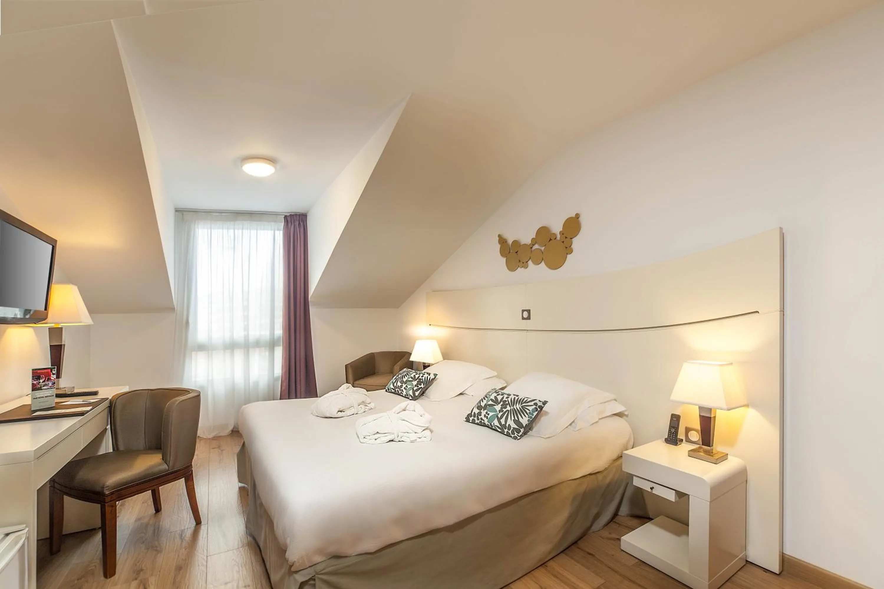 Classic Double or Twin Room with Free Spa Access in Hôtel Montaigne & Spa - Cannes Centre