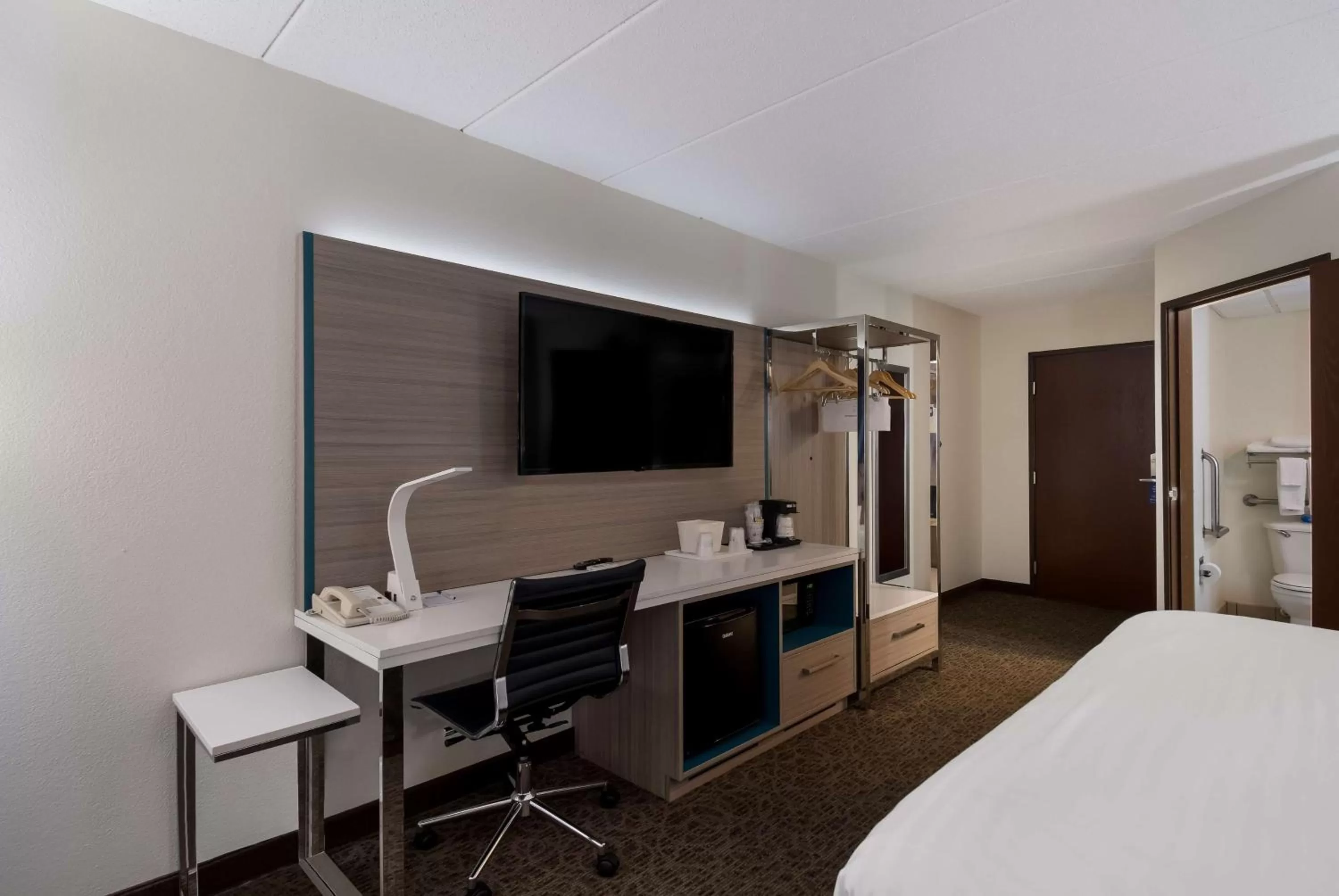 Small Room with One Double Room - Non-Smoking in Best Western Bemidji