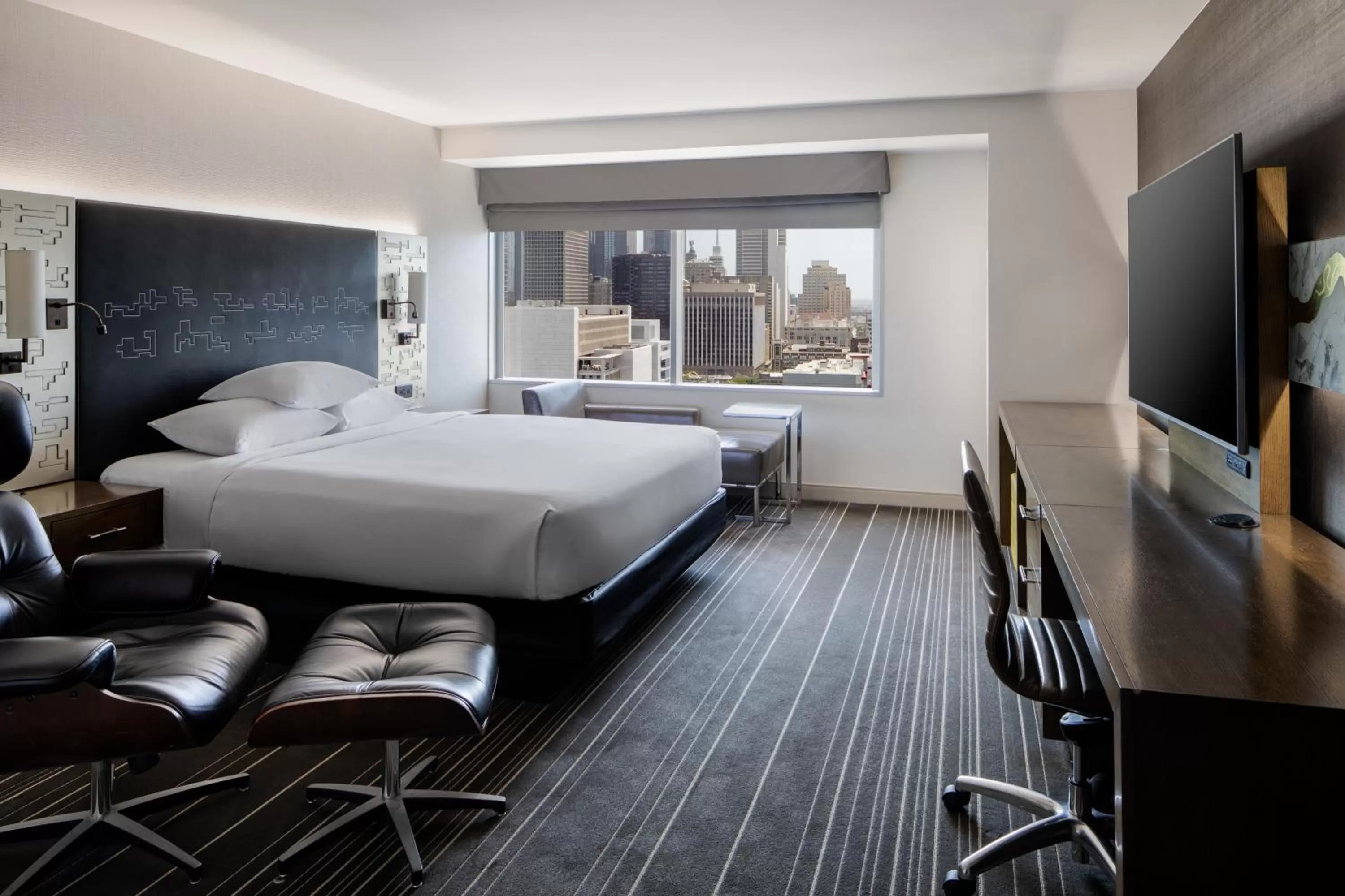 King Room with City View in Hyatt Regency Dallas