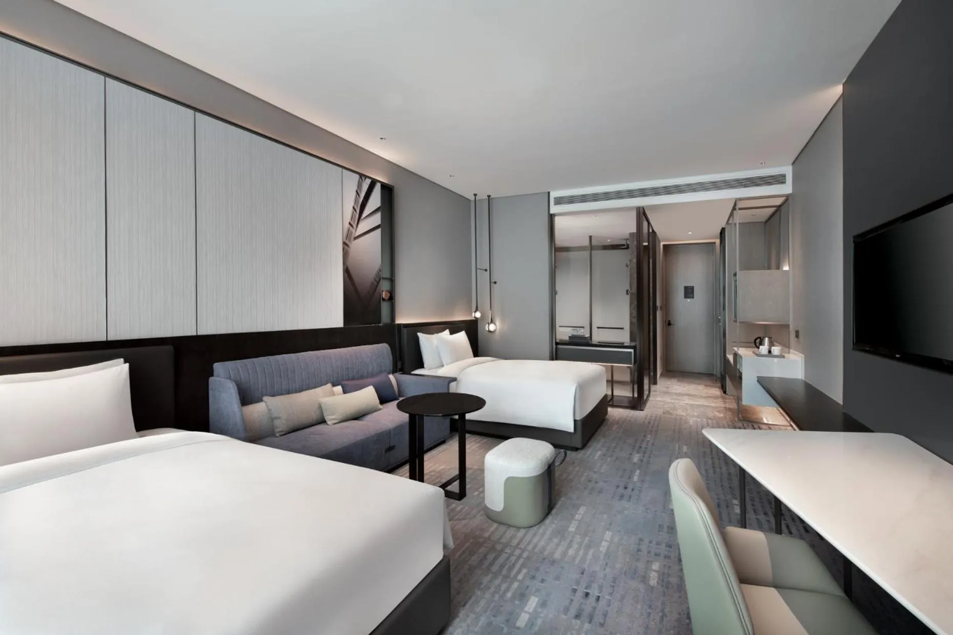 Premium Twin Room with Lounge Access in Crowne Plaza Hangzhou Science City by IHG