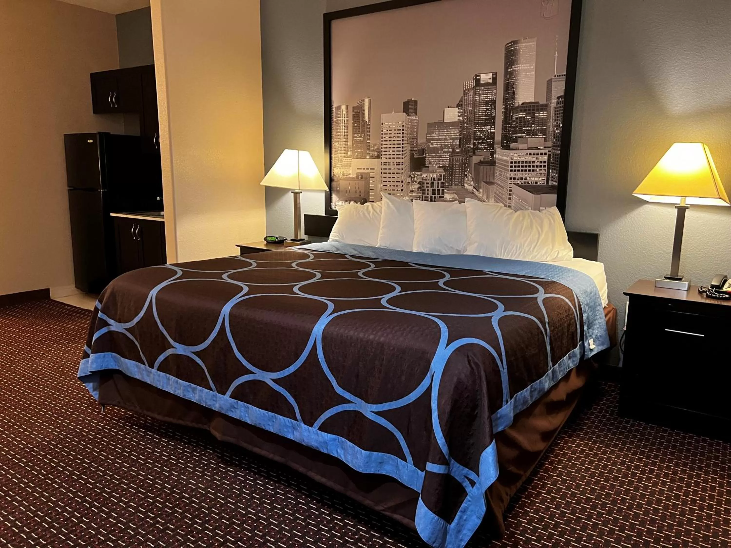 King Room - Non-Smoking in Super 8 by Wyndham Center