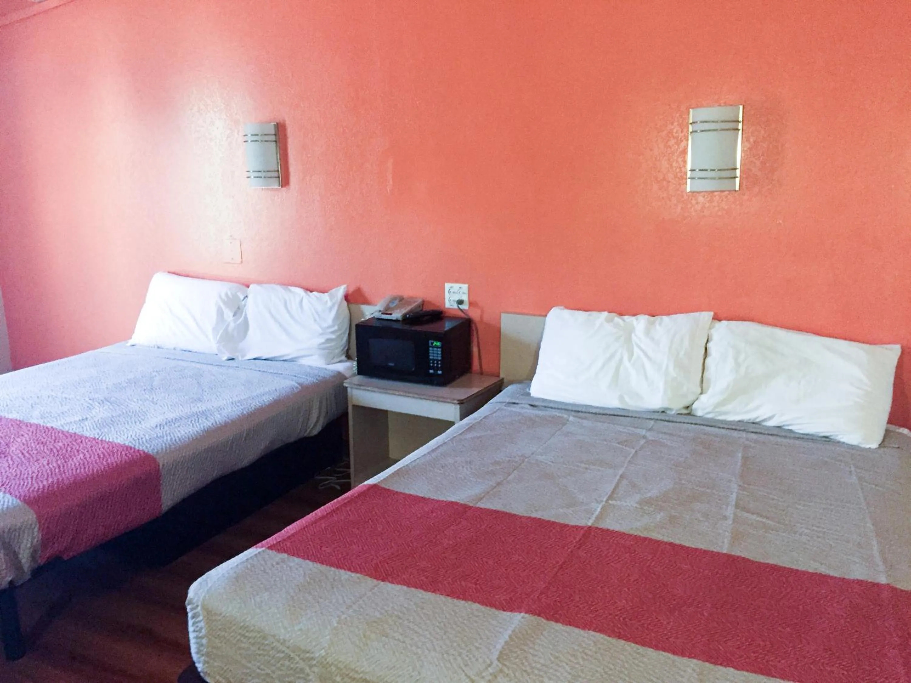 Queen Room with Two Queen Beds - Disability Access in Motel 6-Warwick, RI - Providence Airport - I-95