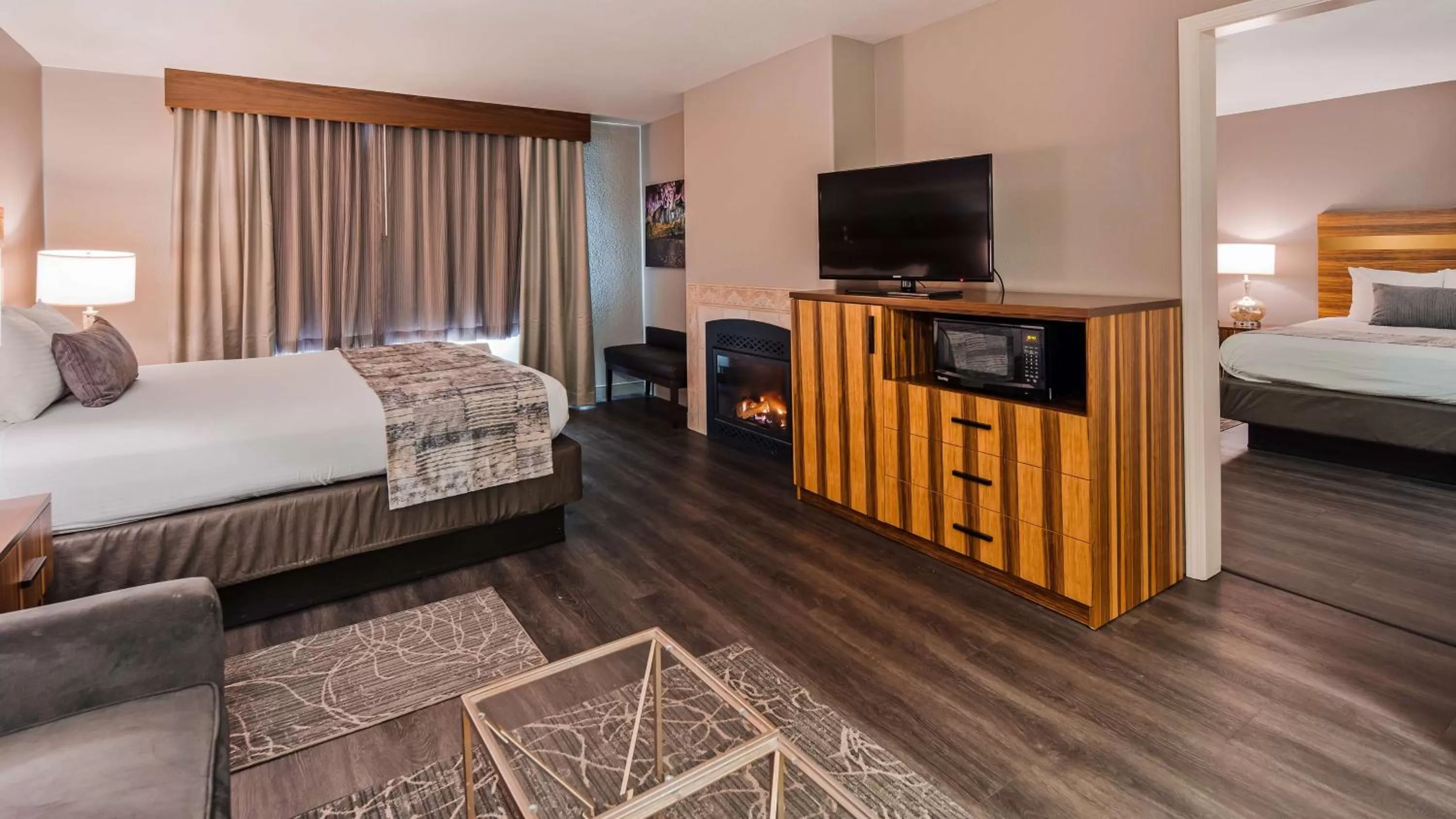 One-Bedroom Suite in Best Western Cedar Inn & Suites