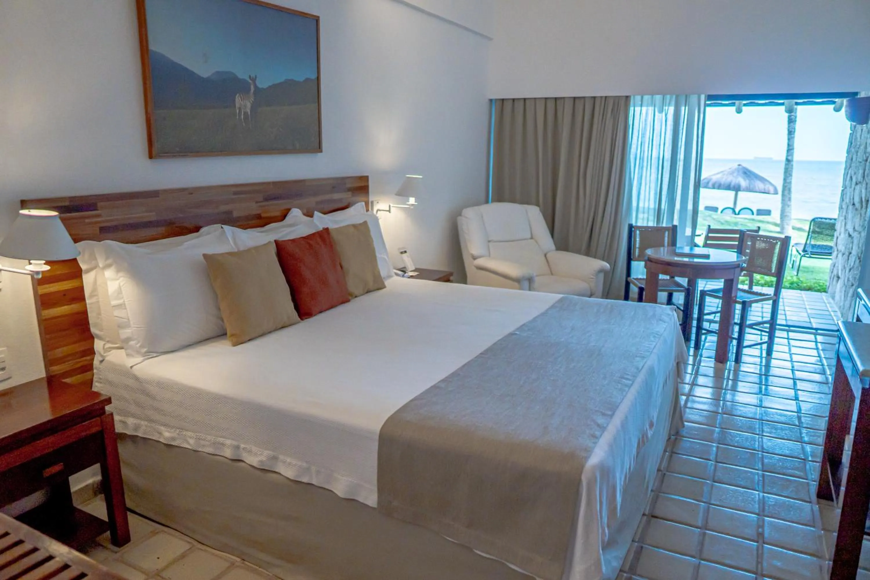 Deluxe Suite with Balcony and Sea View in Hotel Portobello Resort & Safari