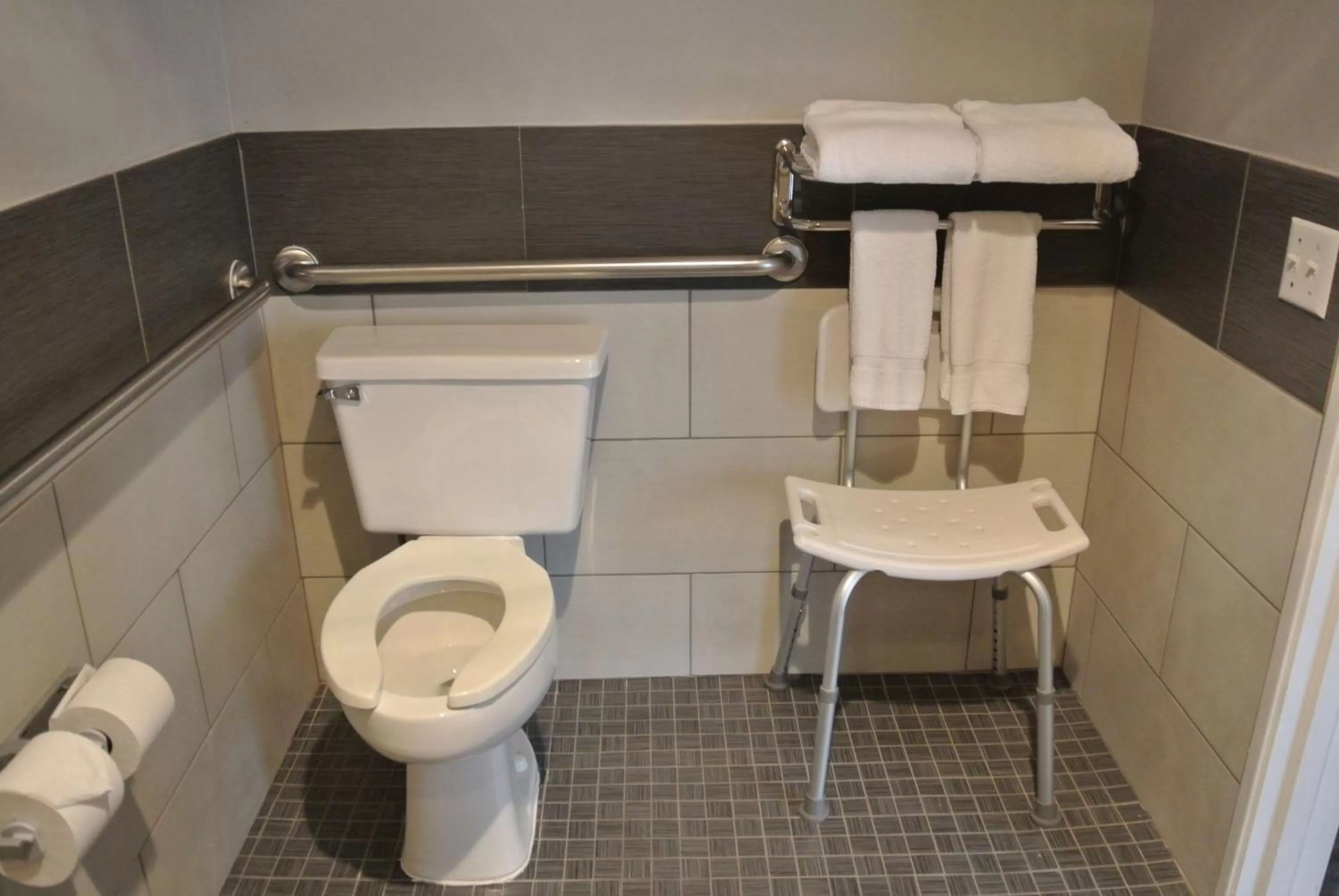 King Room - Mobility Access/Roll-In Shower - Not Pet Friendly in Best Western Corvallis