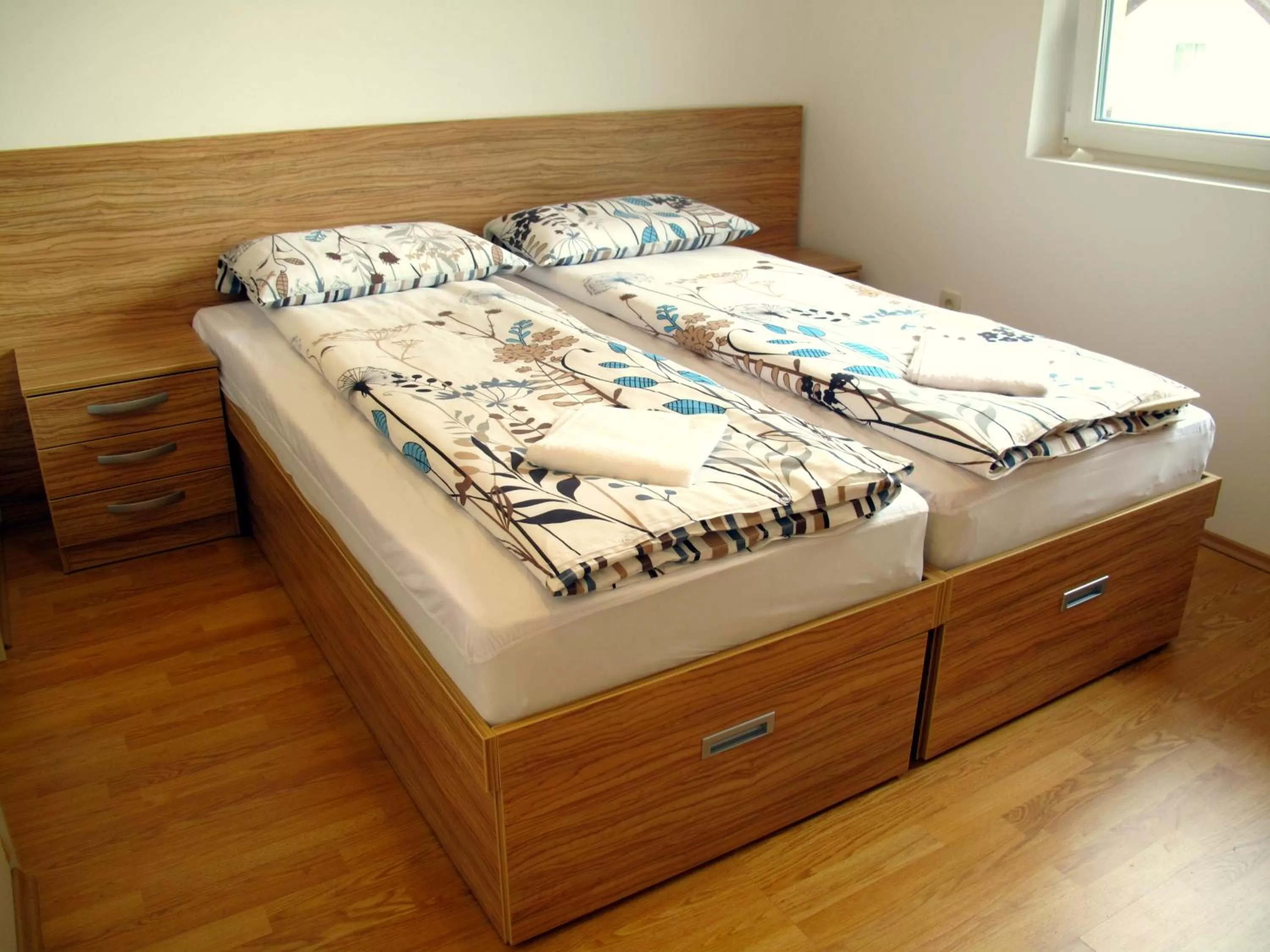 Double or Twin Room with Bathroom - single occupancy in B&B By The Way