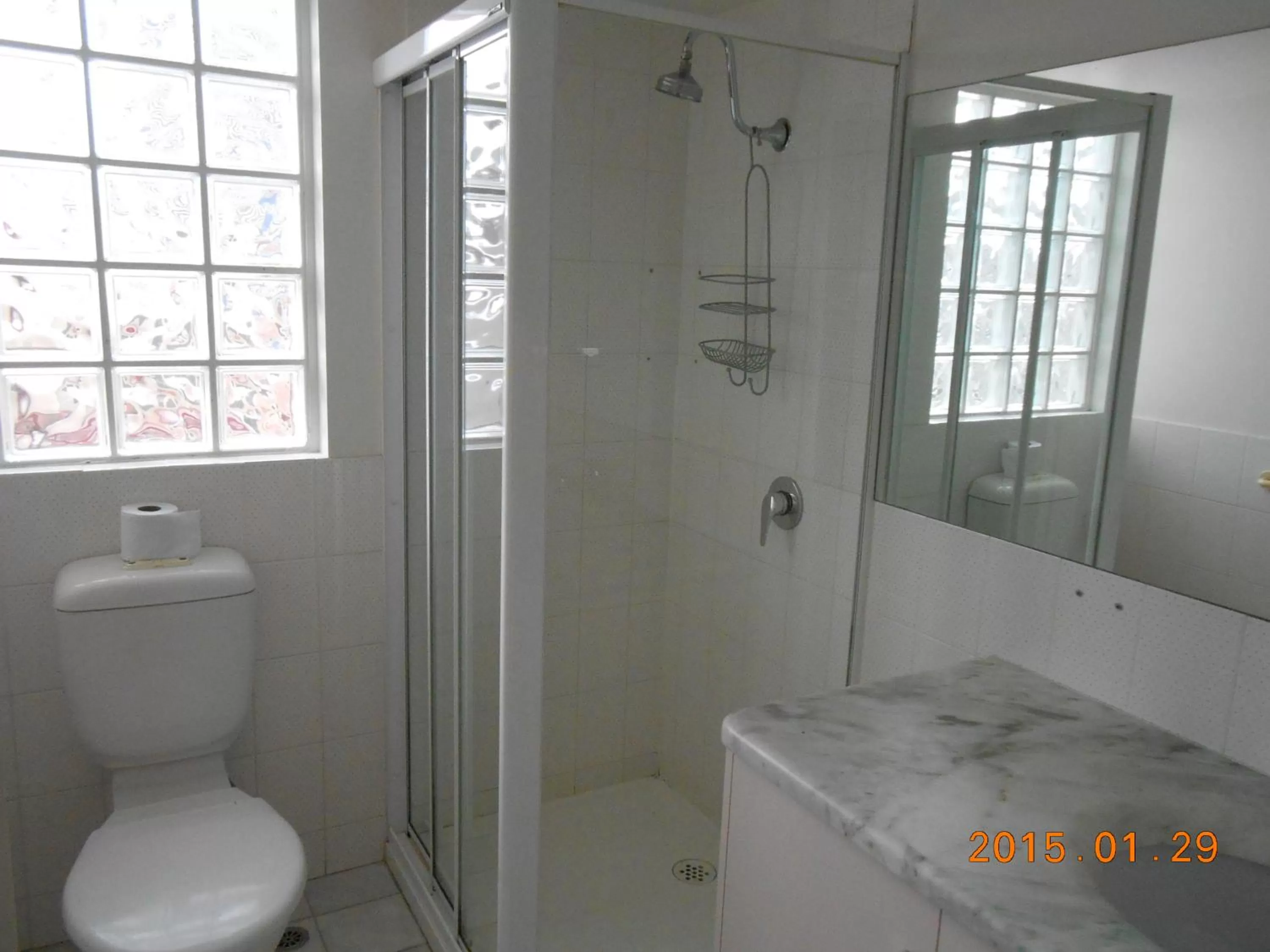 Compact Double Room in Harringtons102