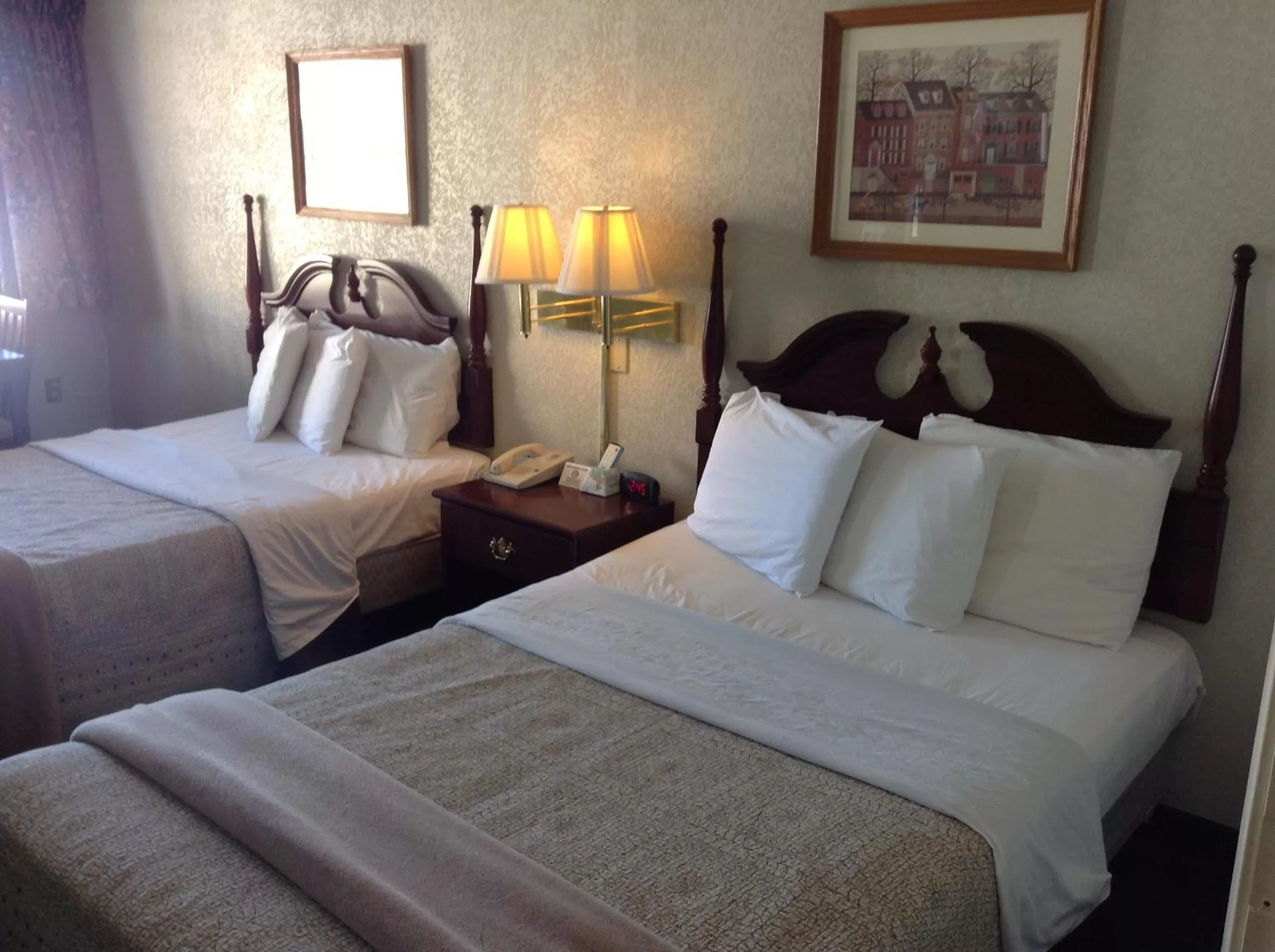 Double Room with Two Double Beds - Non-Smoking in Knights Inn Peru